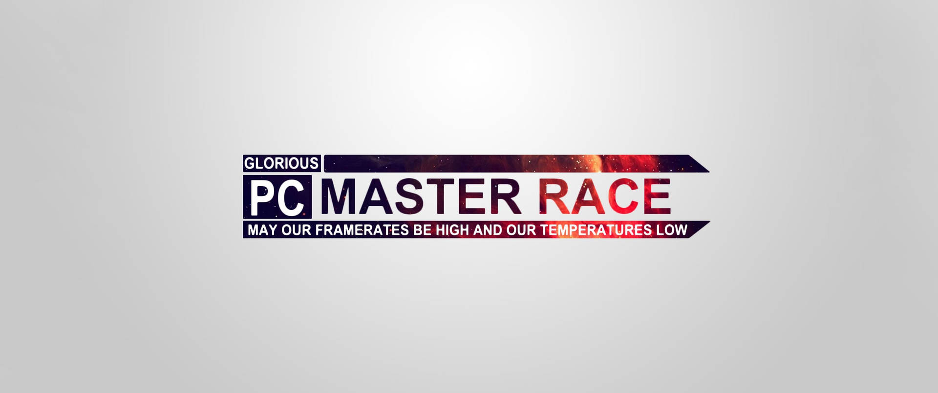 遊戲標誌 PC Master Race，帶有火紅和宇宙藍漸變文字。