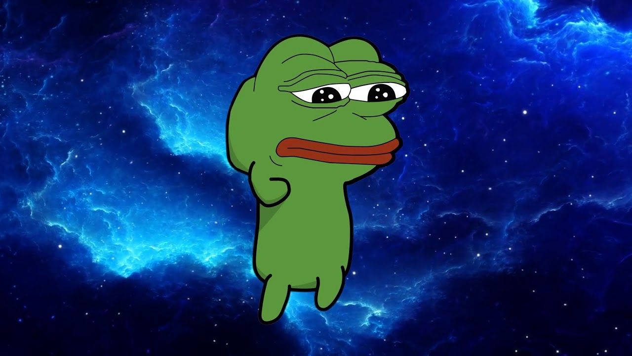 綠色卡通青蛙帶著無聊的表情漂浮在星光藍色太空星雲中。