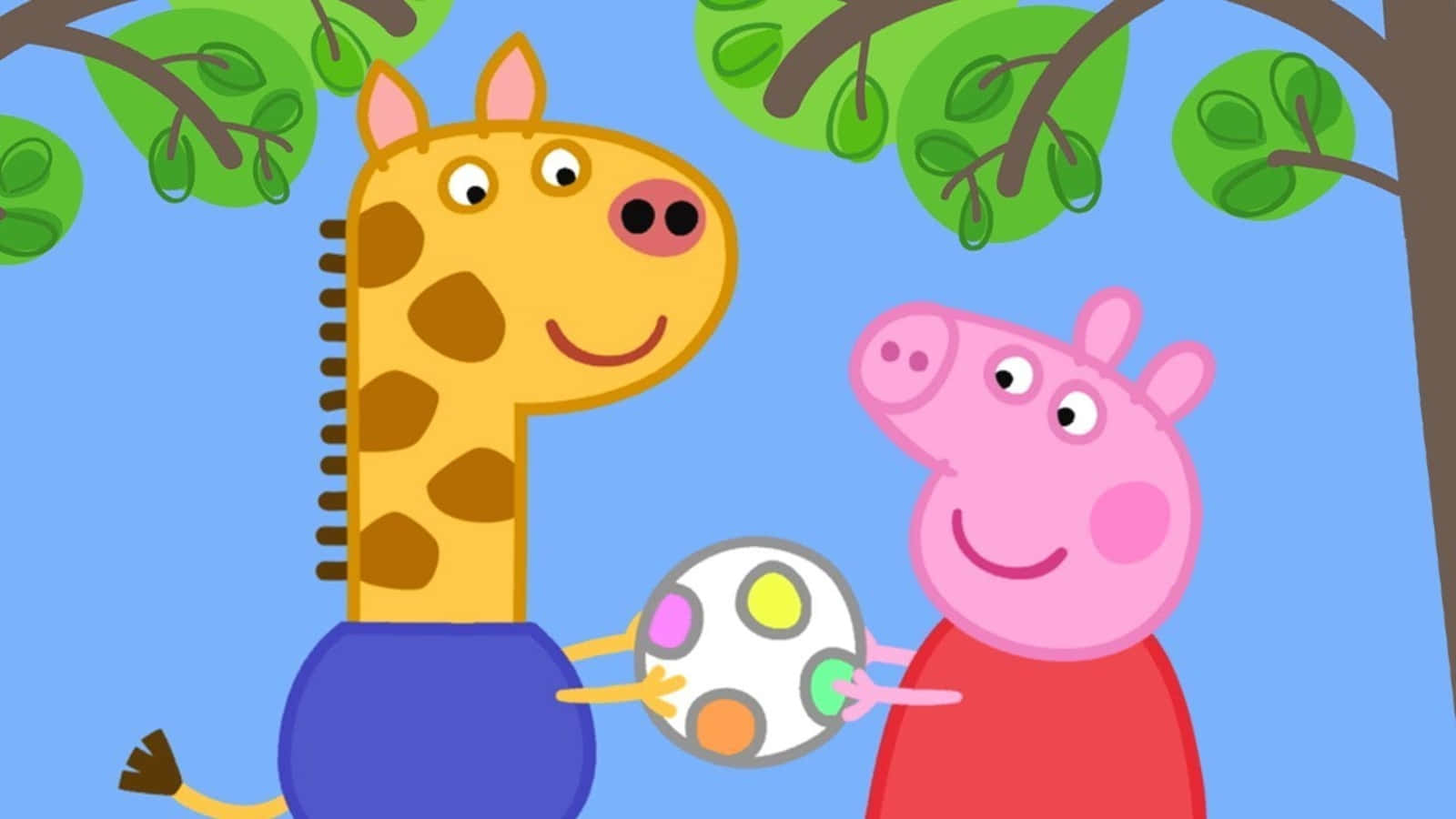 Freddy Fox 桌布 壁紙 — Peppa Pig 和一隻微笑的長頸鹿在明亮的藍天下，在綠樹下玩一個色彩繽紛的球。