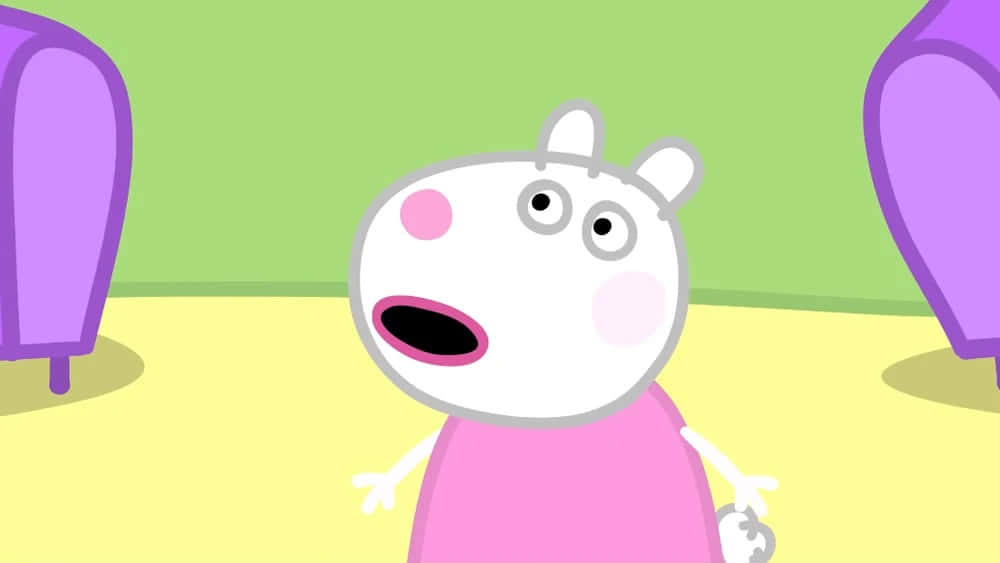 Suzy Sheep 桌布 壁紙 — Peppa Pig 喺一個色彩繽紛嘅卡通浴室入面，帶住紫色尿兜同綠色牆壁，表現得好驚訝。