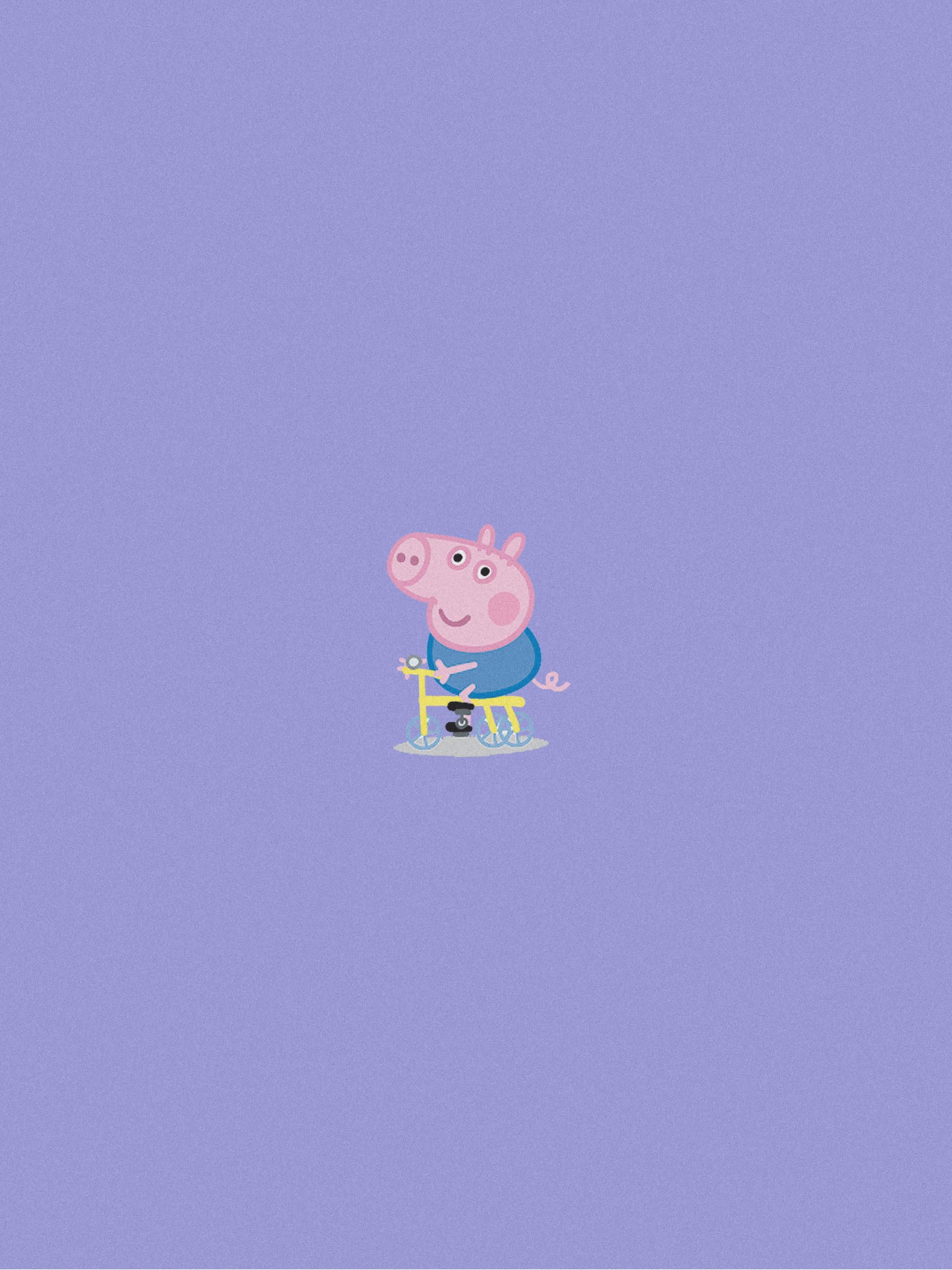 peppa pig iPhone 桌布 壁紙 — Peppa Pig 喺純色薰衣草背景前踩住一架細細嘅黃色三輪車微笑。