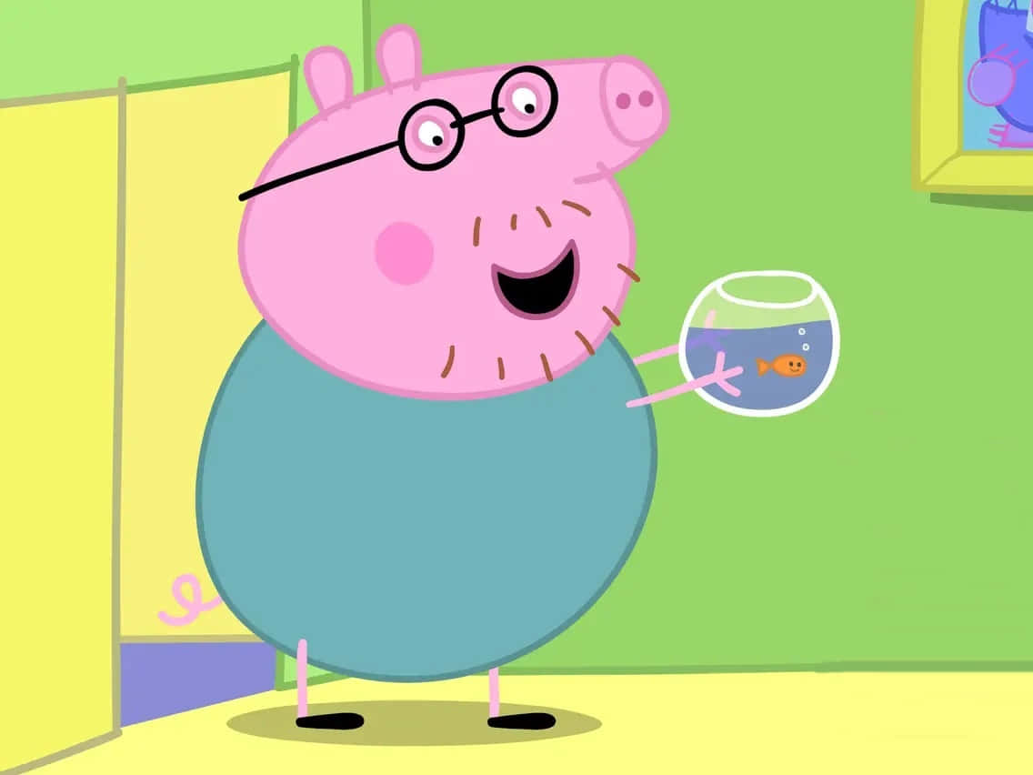 Daddy Pig 桌布 壁紙 — Peppa Pig 嘅爸爸豬開心咁笑住，喺色彩繽紛嘅房入面攞住一個裝住金魚嘅魚缸。