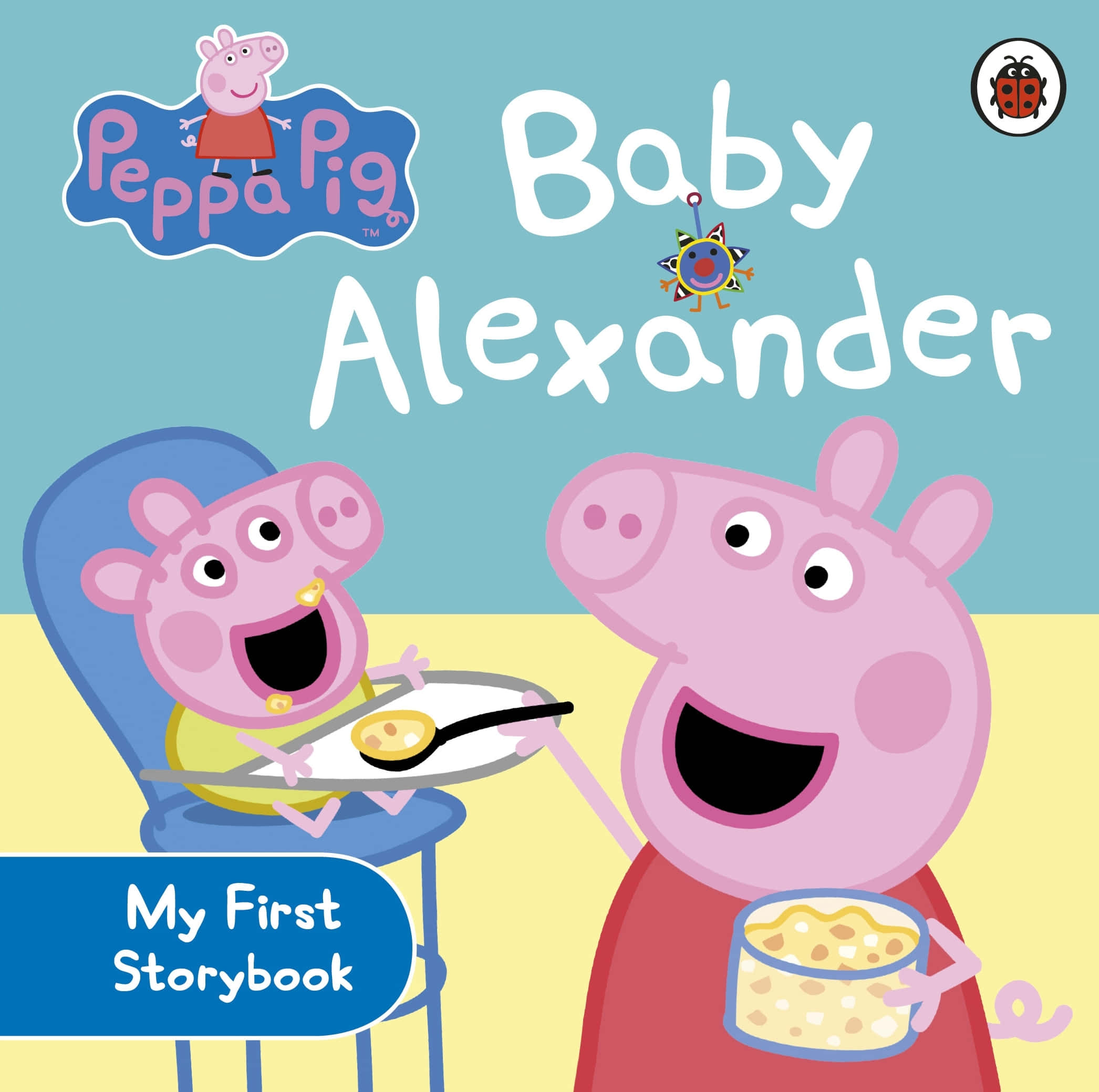 Baby Alexander 桌布 壁紙 — Peppa Pig 開心地用湯匙餵她的弟弟 Alexander，他坐在高腳椅上笑著。