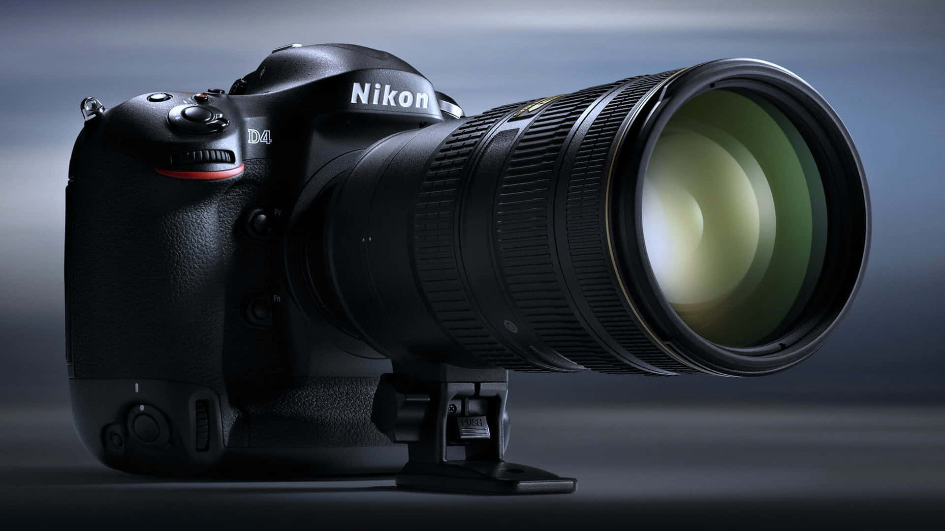 專業Nikon D4相機配備遠攝鏡頭，置於影樓支架上。