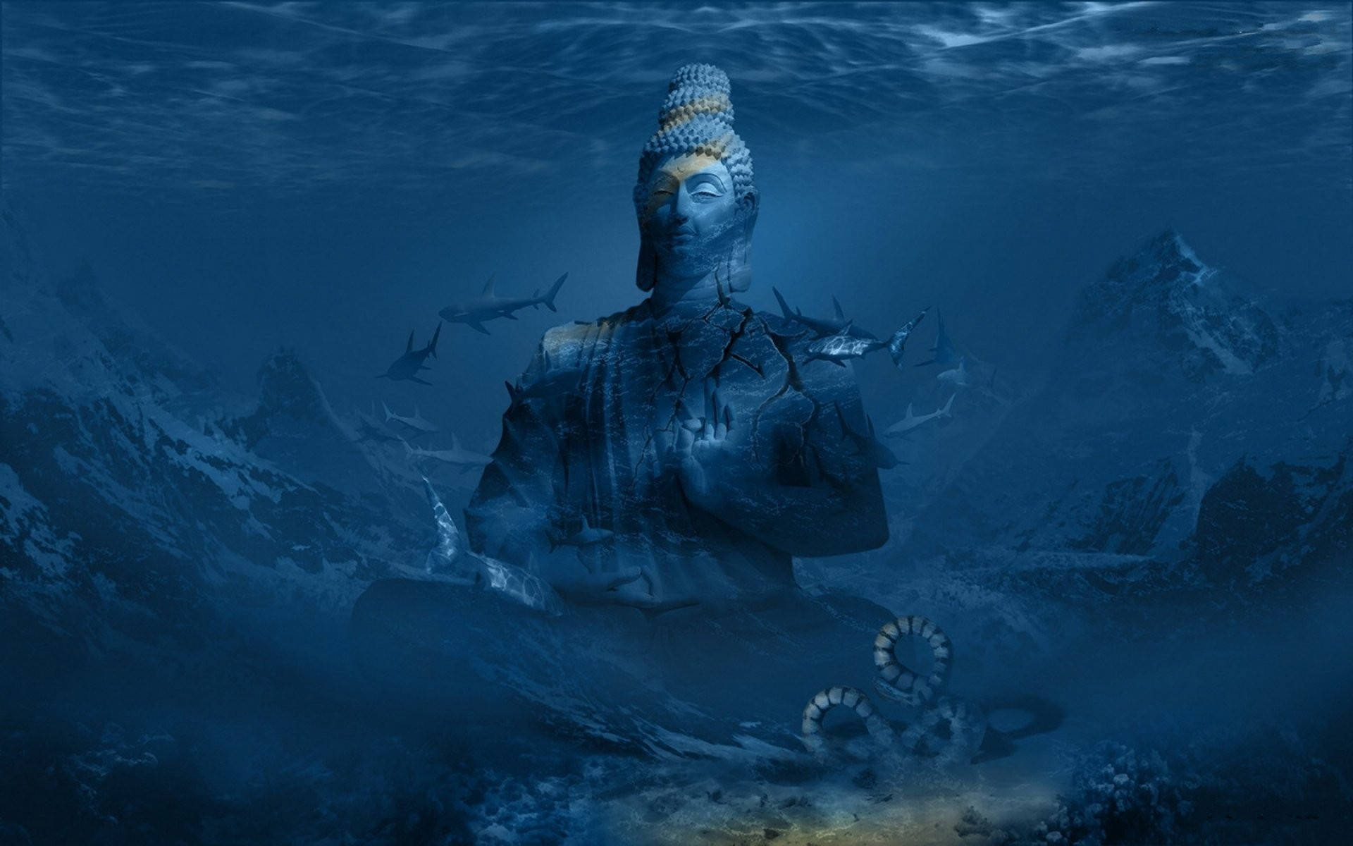 水下佛像 Photoshop HD 壁紙 — 一尊寧靜的佛像沉沒在水中，周圍有鯊魚游動，背景是山脈。