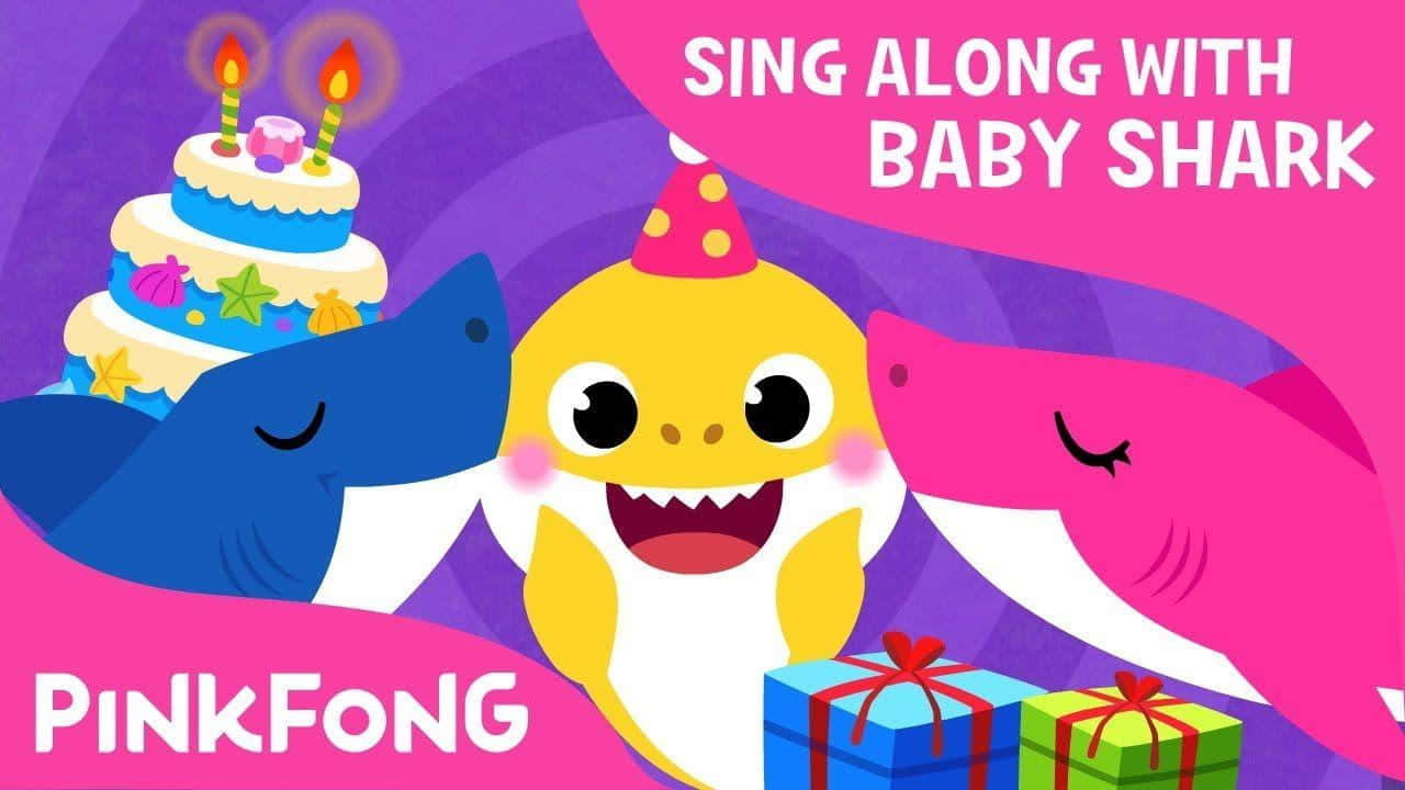 Baby Shark 同朋友用蛋糕同禮物慶祝生日。
