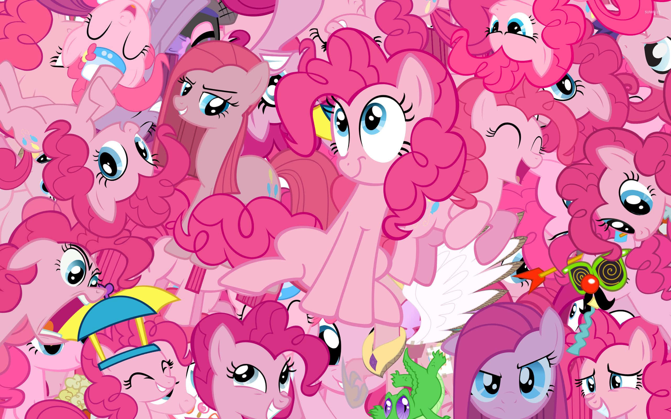 Pinkie Pie 微笑慶祝她的勝利 壁紙 — 一幅充滿活力的拼貼畫，描繪了許多粉紅色鬃毛的小馬，擁有表情豐富的眼睛和俏皮的配飾，風格歡快的卡通風格。