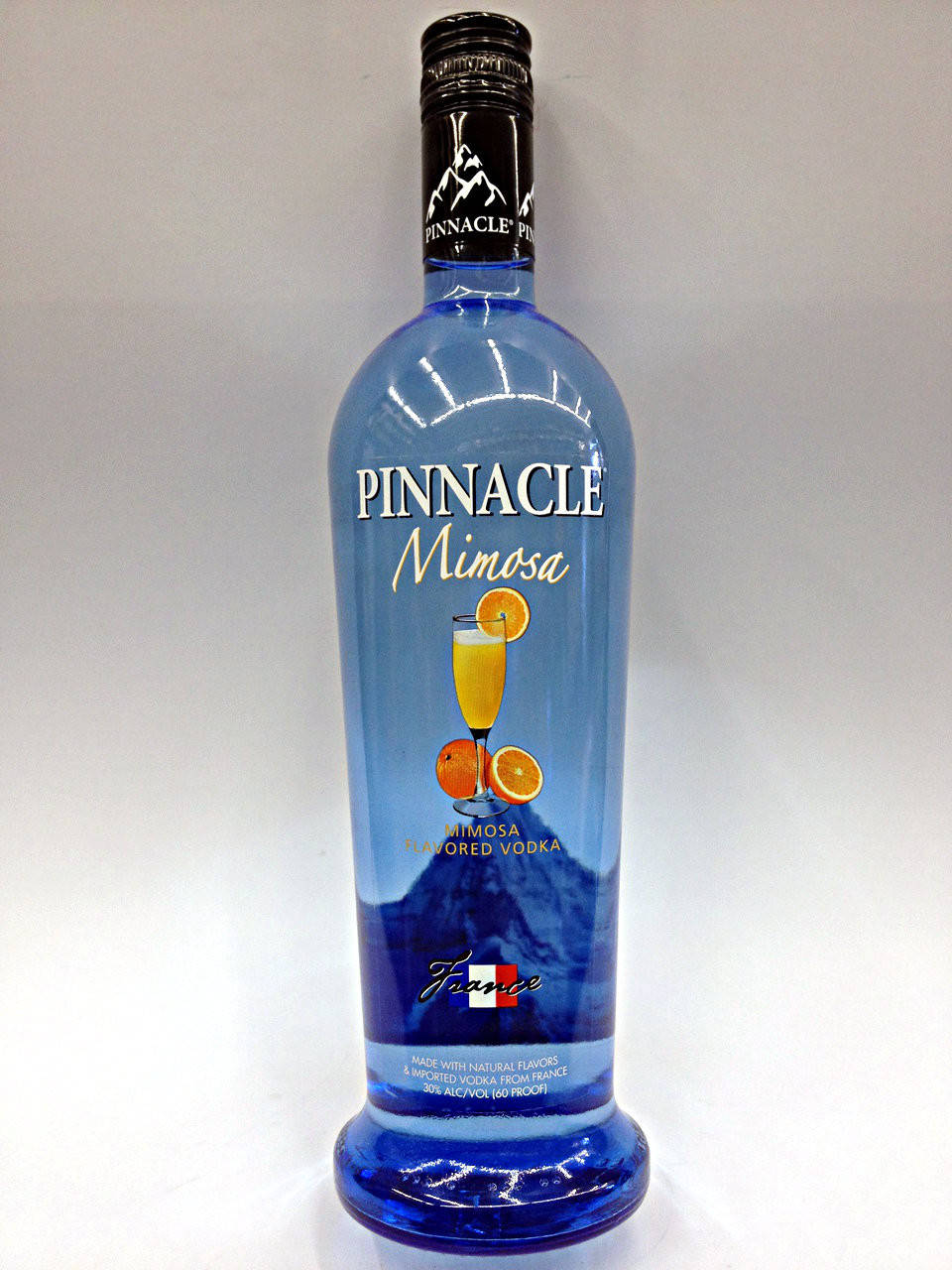 藍色 Pinnacle Mimosa 口味伏特加酒瓶，附有橙子裝飾插圖。