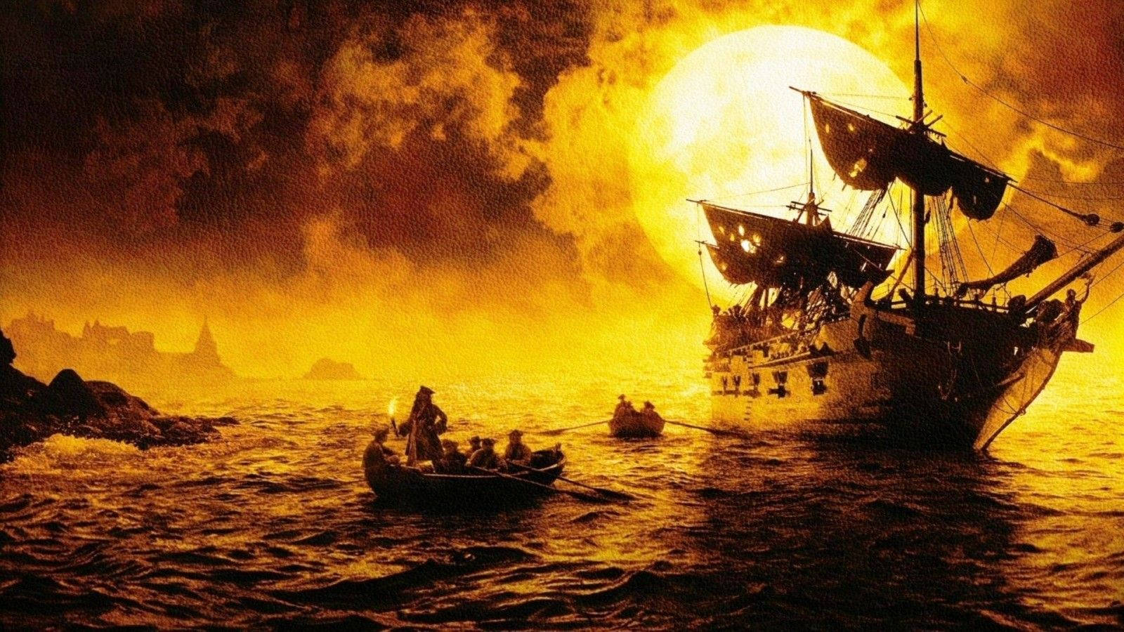 海盜船和划艇在風暴海洋上以發光的日落為背景形成剪影。