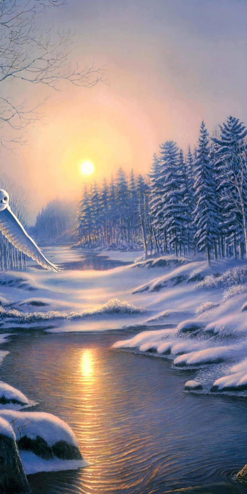白色貓頭鷹在金色夕陽下飛越雪河。