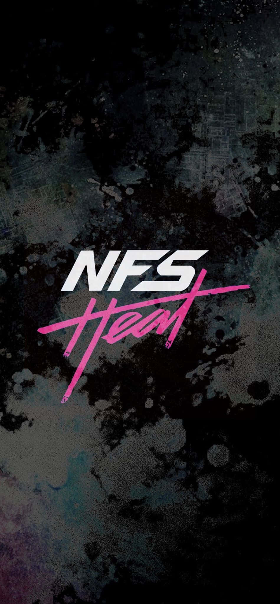 黑色噴濺效果 Pixel 3《Need for Speed Heat》背景 壁紙 — NFS Heat 標誌以粗體白色和粉紅色塗鴉風格呈現，背景為深色紋理 grunge 風格。