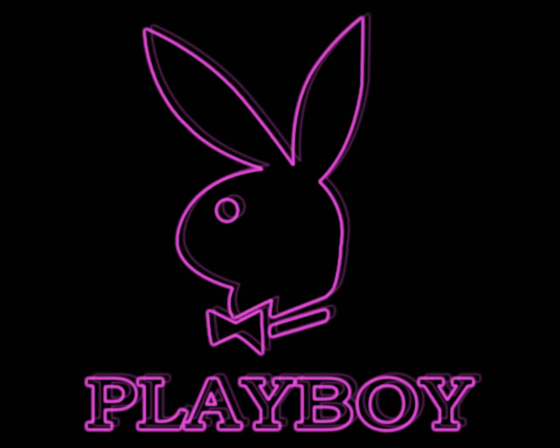 紫色霓虹燈Playboy兔仔標誌，配有蝴蝶結和文字，背景為黑色。