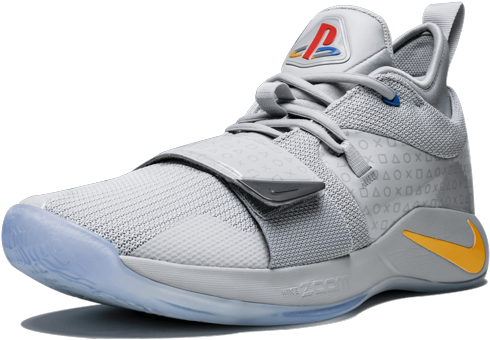 PlayStation風格運動鞋設計 壁紙 — 一雙時尚的灰色Nike籃球鞋，帶有PlayStation標誌和黃色勾勾，背景為黑色。