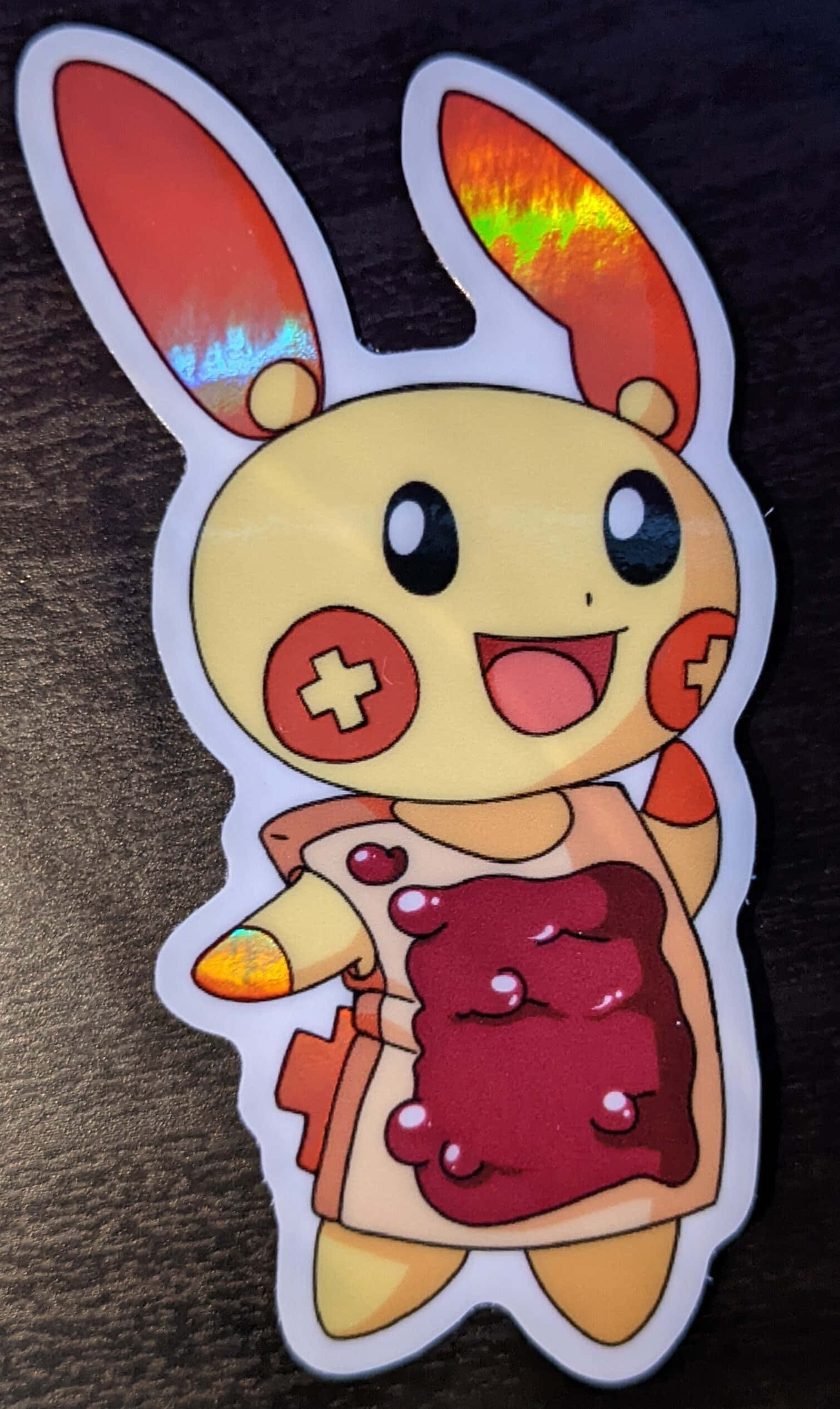 Plusle 面包造型貼紙 壁紙 — 一個開心的比卡超貼紙，帶有全息耳朵，拿著一大片芝士冒泡的薄餅。