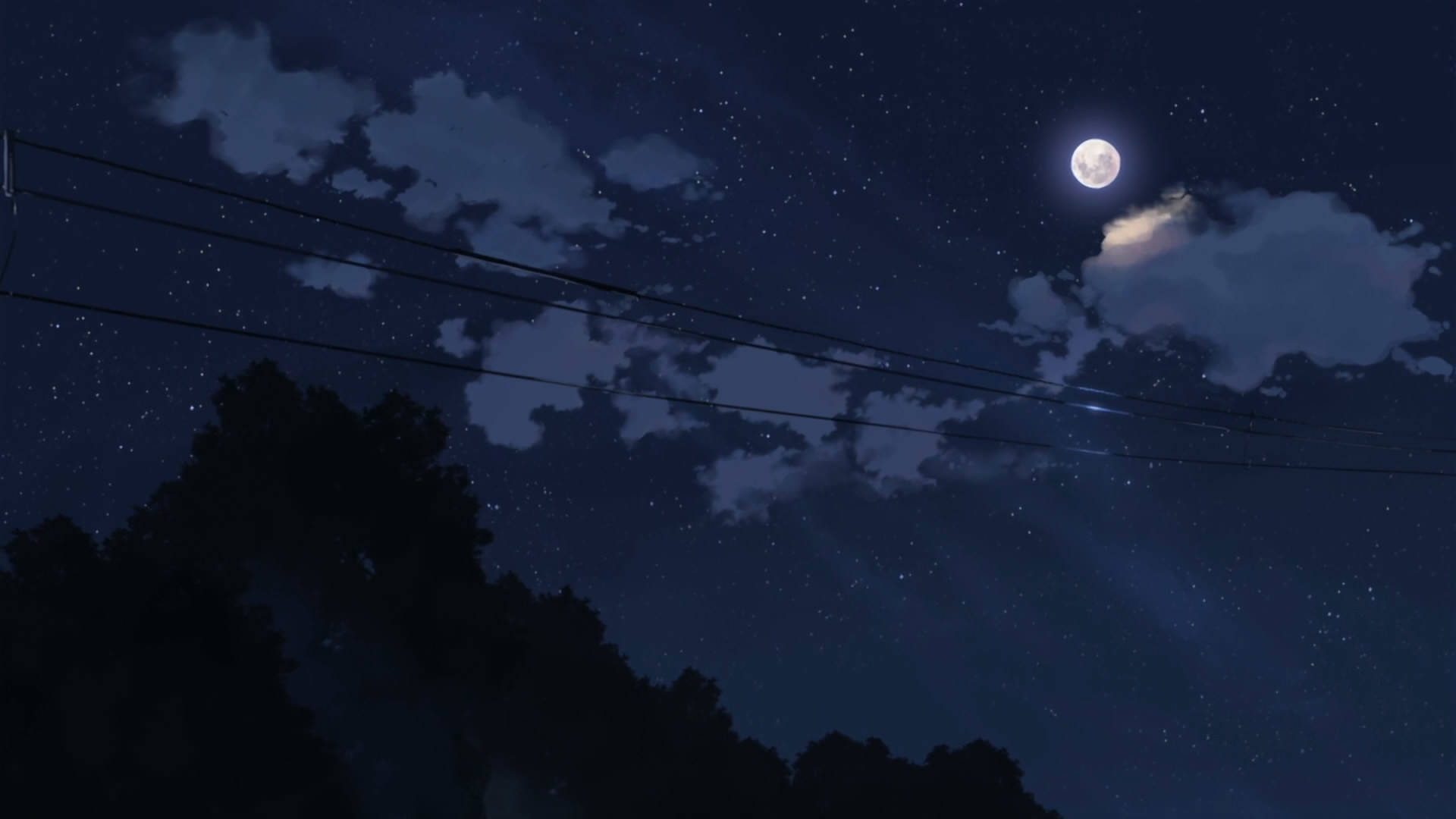 月光灑落山巒免費PowerPoint背景 壁紙 — 寧靜的夜空充滿星星，一輪發光的月亮在柔軟的雲層中窺視，映襯著黑暗的樹木輪廓和電線。