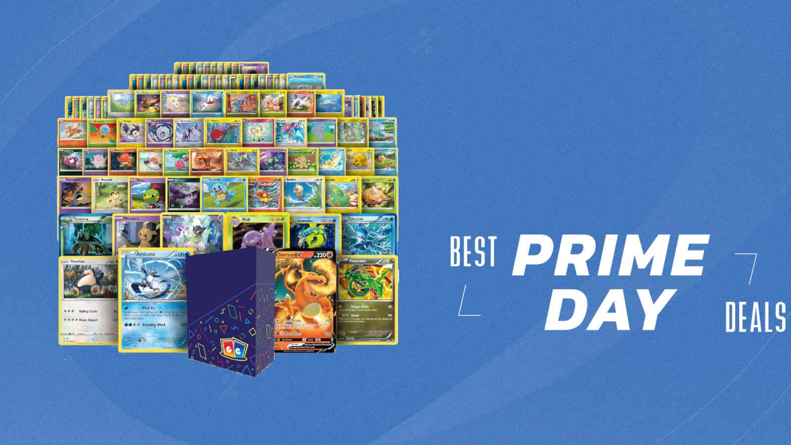 Prime Day 宝可梦卡牌優惠 壁紙 — 一個由寶可夢集換式卡牌組成的鮮豔金字塔聳立在藍色漸變背景上，並以粗體白色文字宣佈「最佳 Prime Day 優惠」。