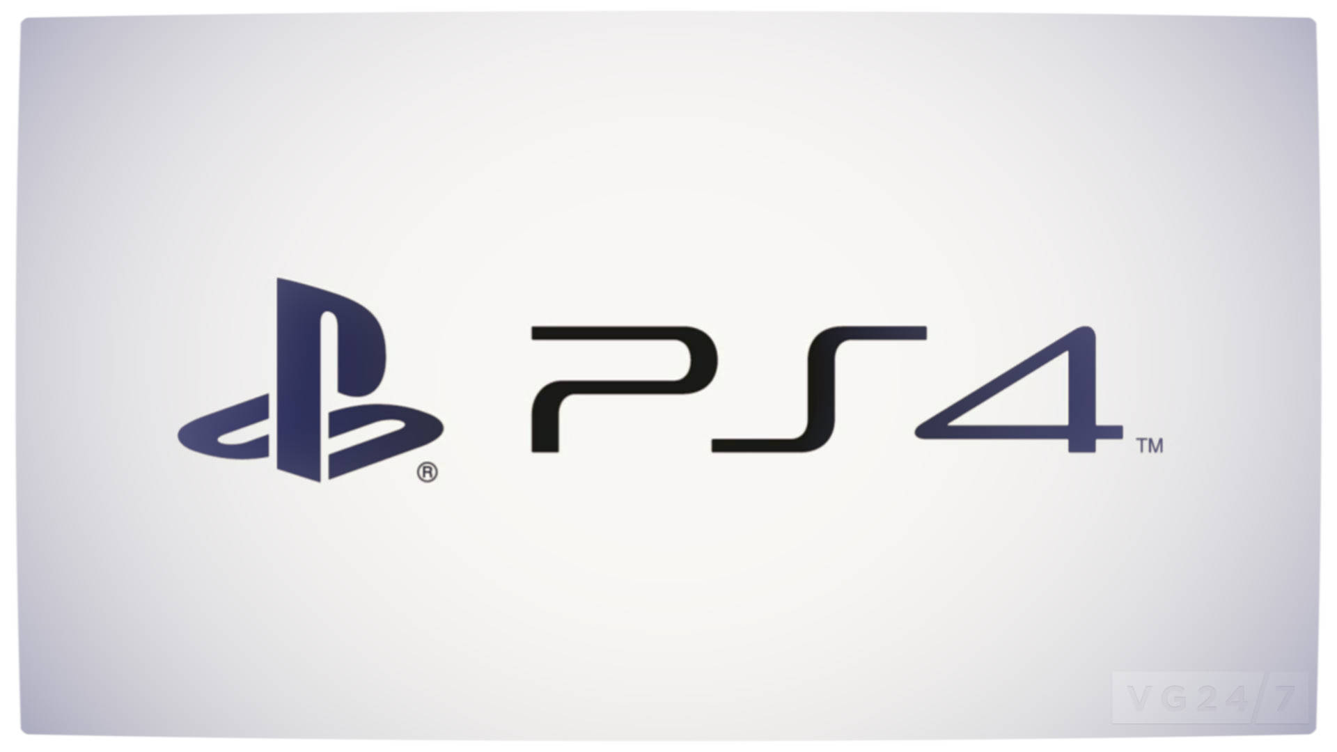 PS4 桌面標誌 壁紙 — 在淺灰色漸變背景上顯示的 PlayStation 4 主機的簡潔極簡標誌。
