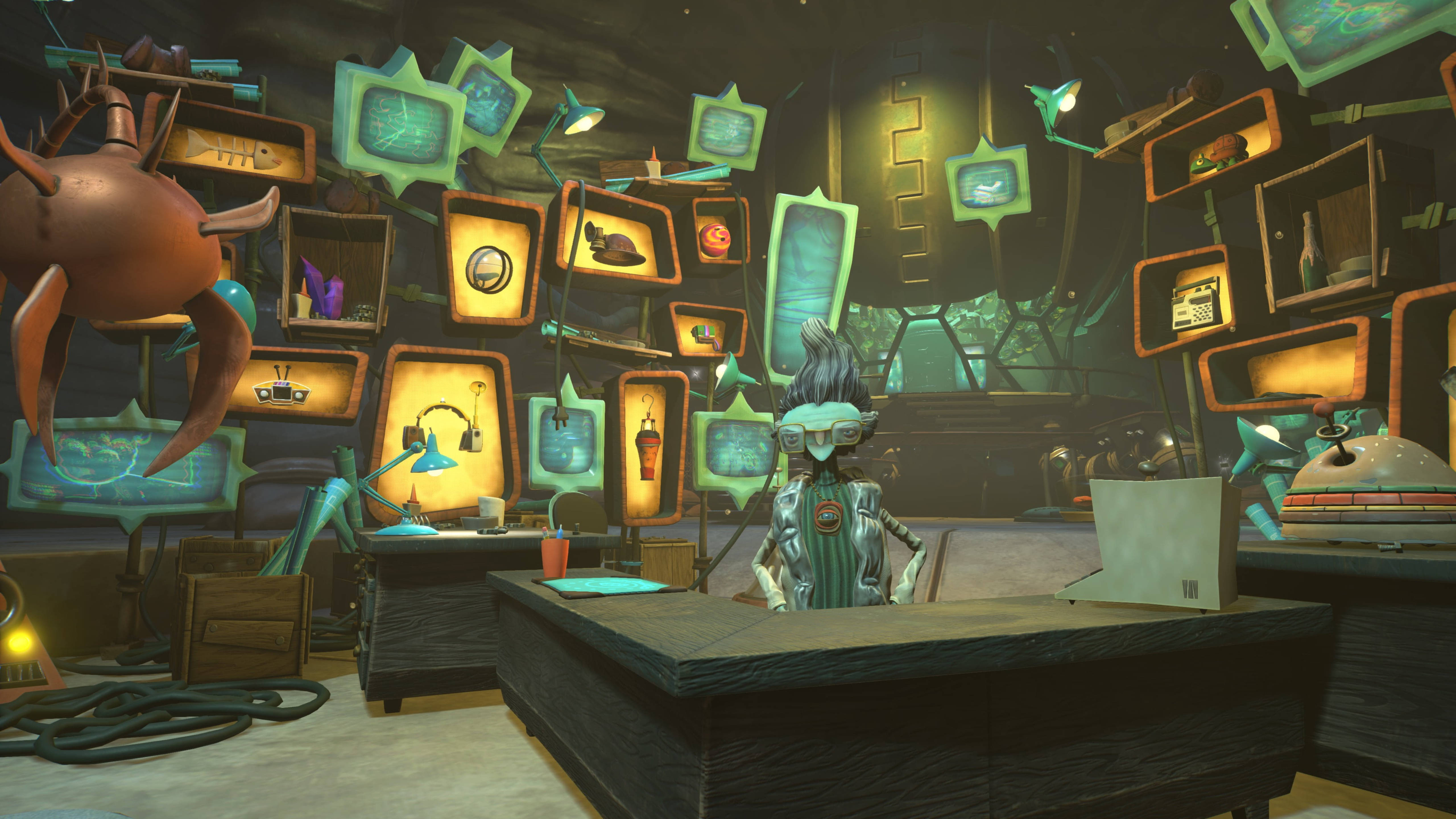 Psychonauts 2 奧托實驗室 壁紙 — 一個古怪的外星科學家坐在一張雜亂的桌子旁，周圍是發光的顯示器和奇特的設備，在一個昏暗的實驗室裡。