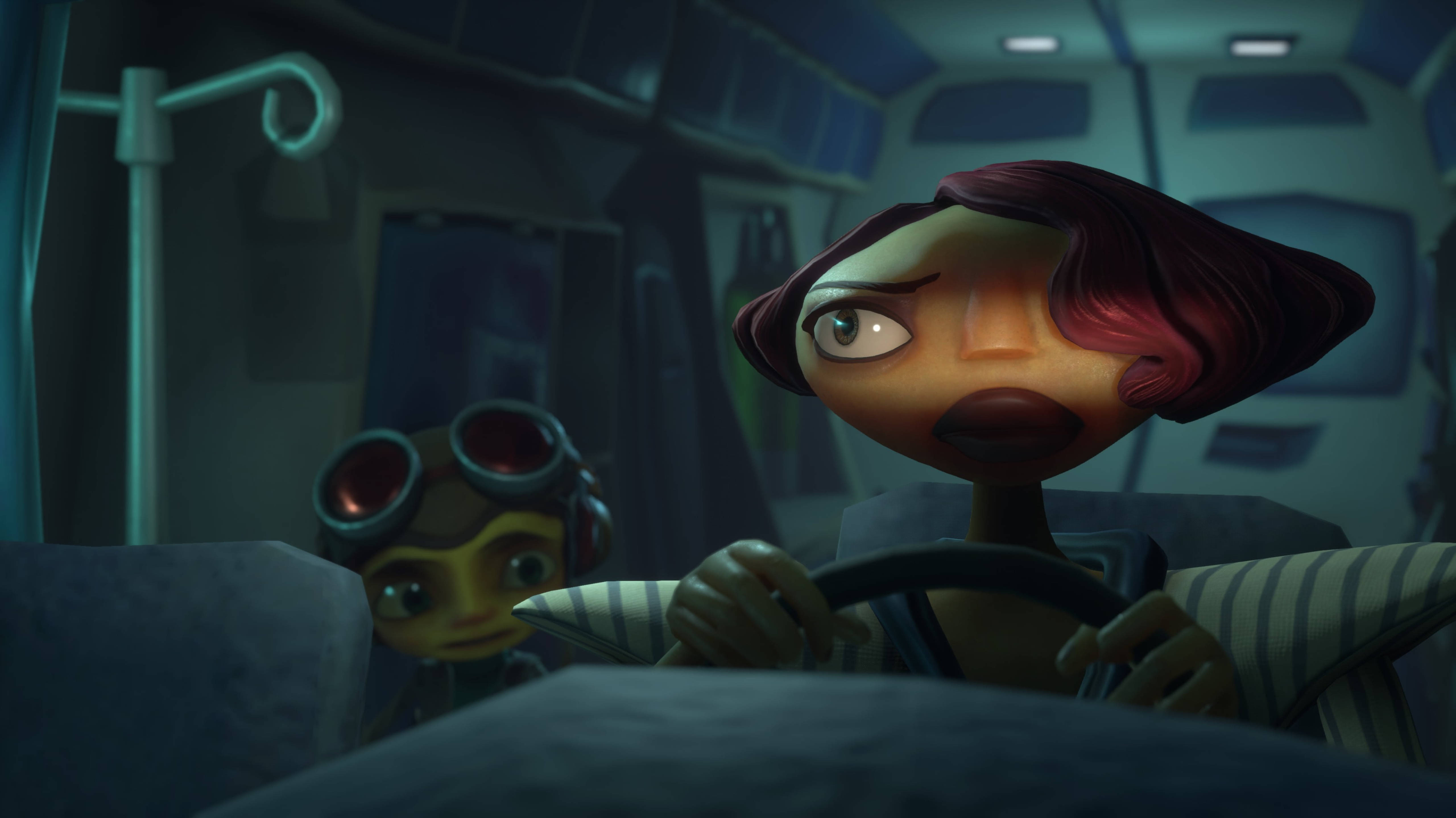 Psychonauts 2 霍利斯與 Raz 救護車 壁紙 — 一位風格化的動畫紅髮女性在昏暗的車內緊握方向盤，而一個戴著護目鏡的小生物從乘客座位上窺視。
