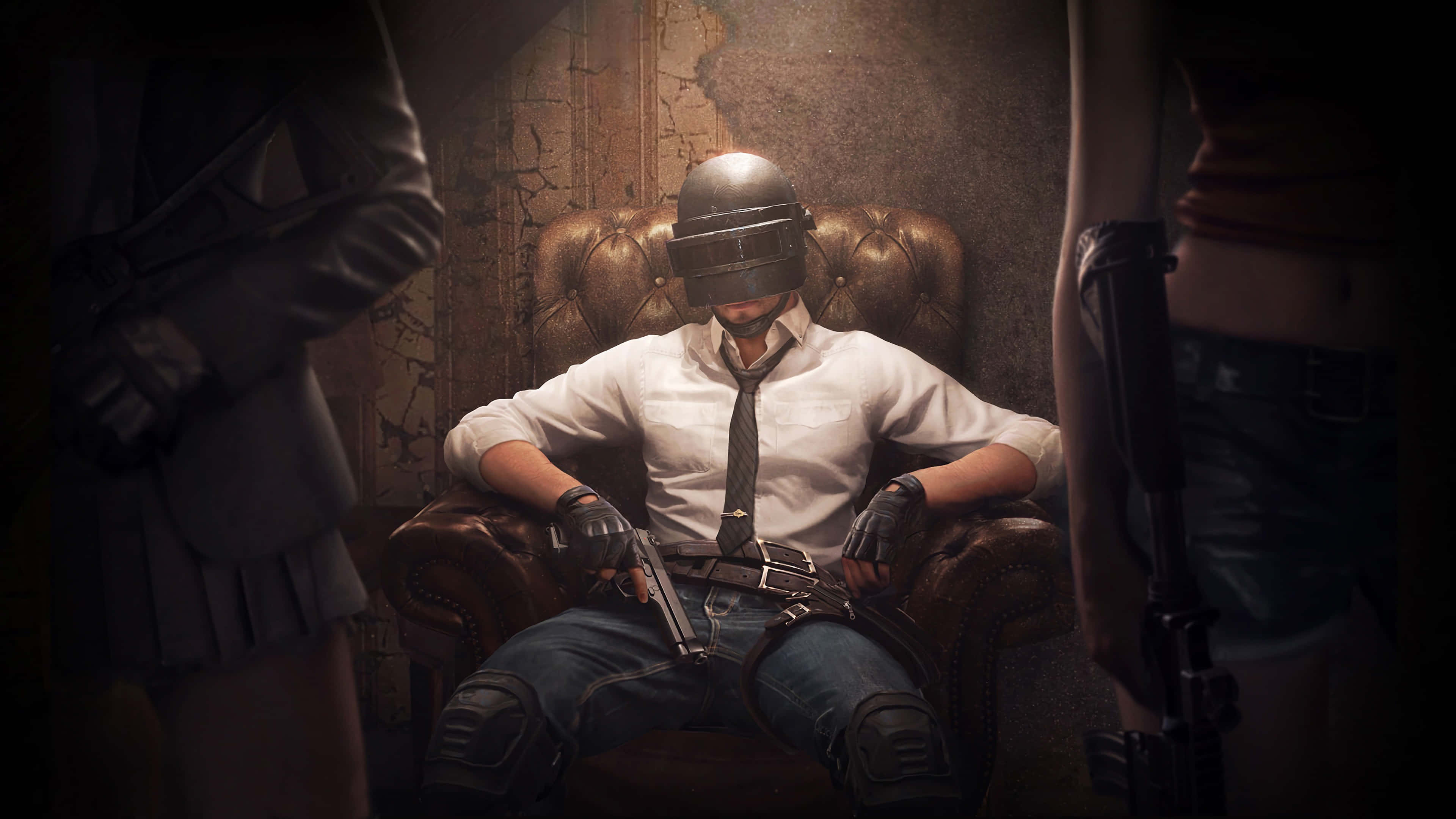 PUBG Mobile - 一個男人坐在椅子上，旁邊有槍 壁紙