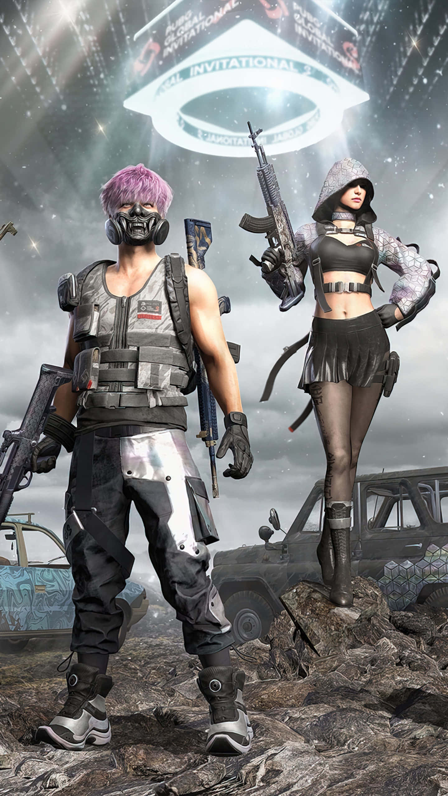 PUBG 第17季：踏出自己的路，攀上巔峰 壁紙 — 兩名身穿戰術裝備的武裝玩家站在岩石地形上，下方是發光的外星飛船標誌。