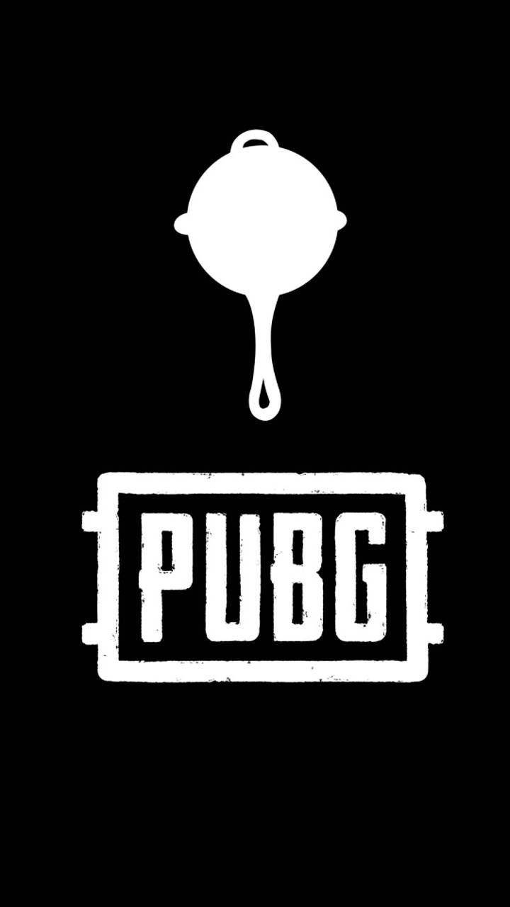 PUBG 黑底配煎鍋 壁紙 — 黑色背景上，粗體 PUBG 標誌上方有一個鮮明的白色煎鍋剪影。
