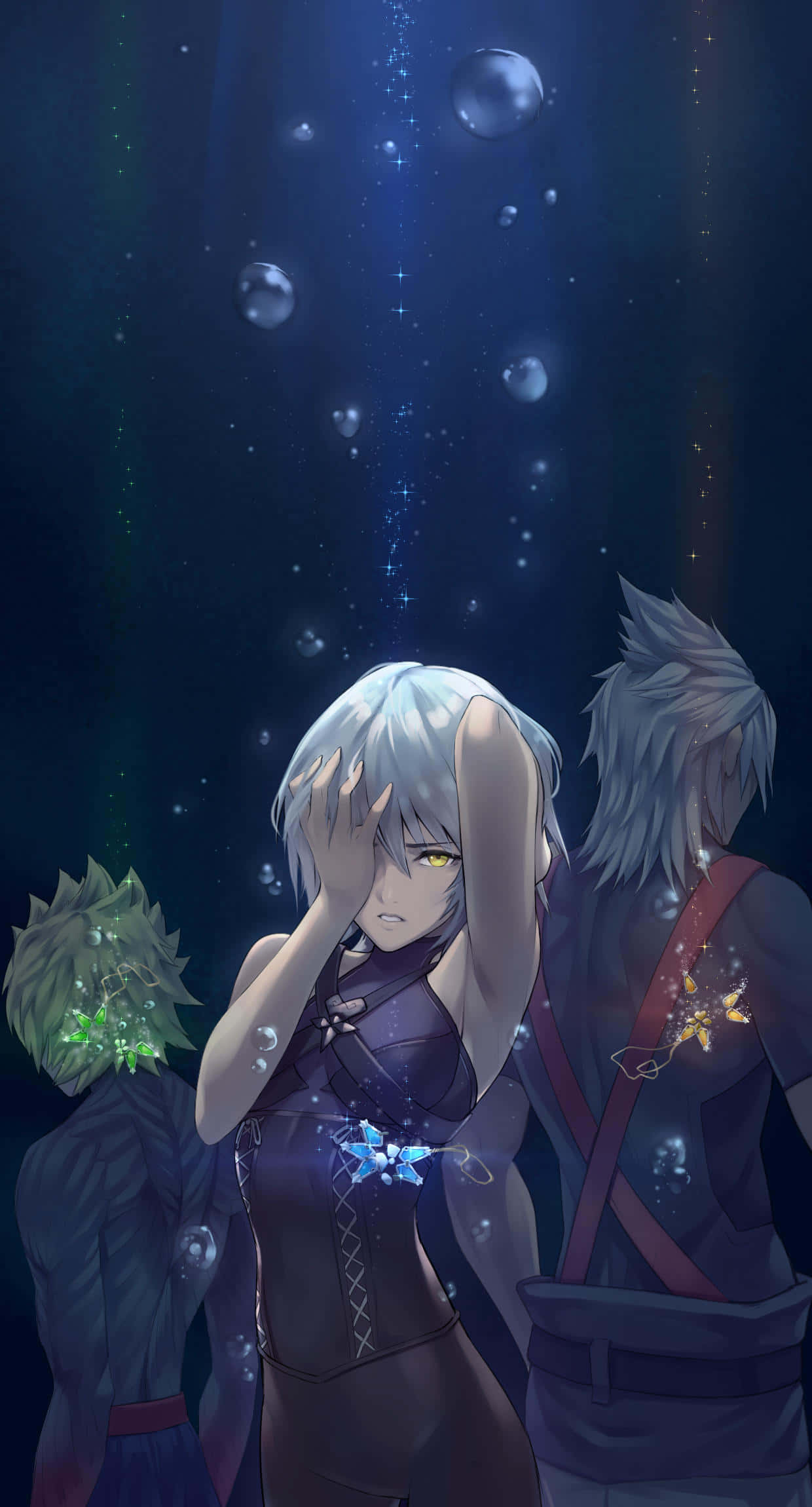 Queen Aqua of Radiant Garden - A Kingdom Hearts Legend 壁紙 — 一位銀髮動漫女孩在水下遮住臉，氣泡在她發光的藍色海星吊墜周圍升起。