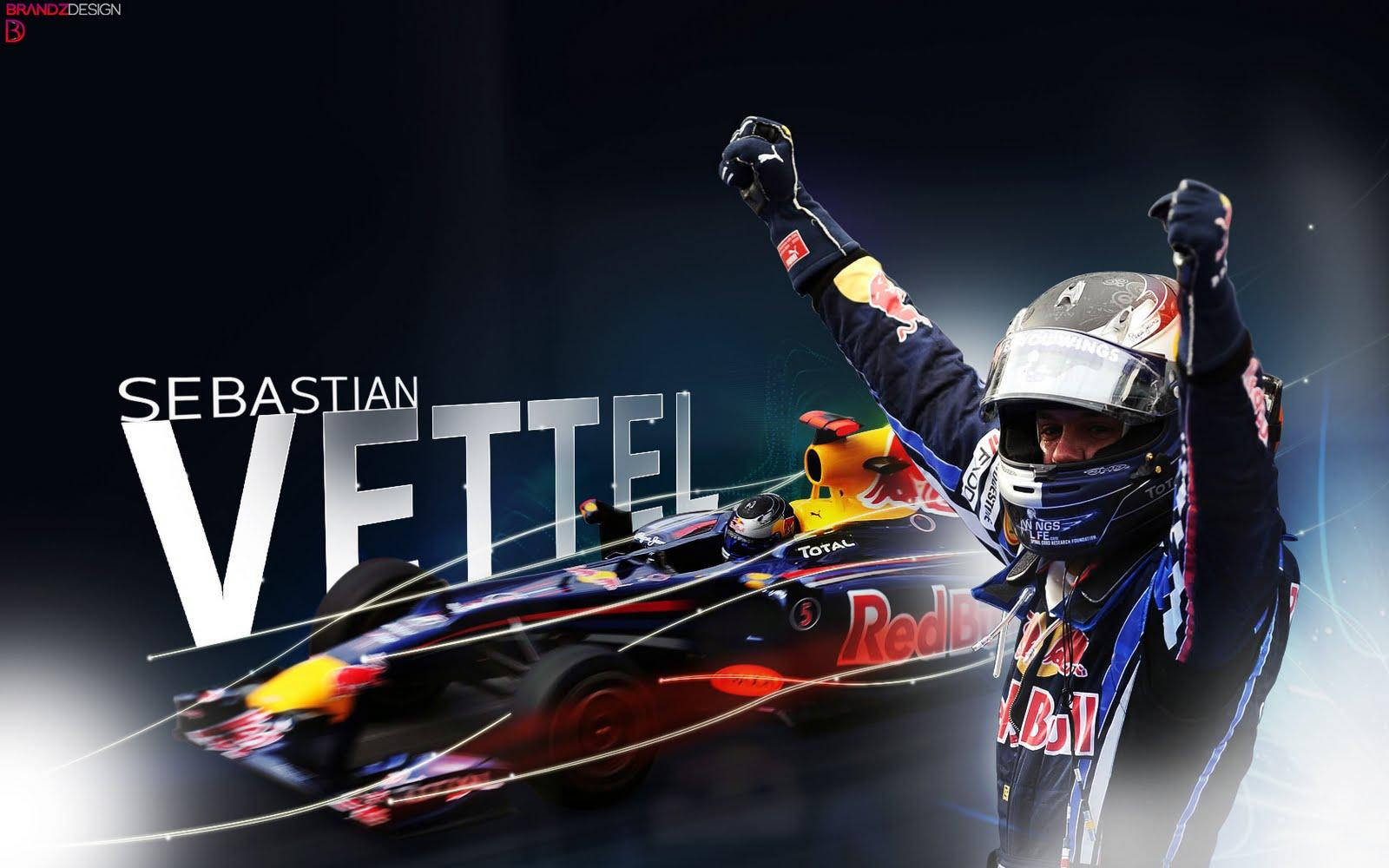 Sebastian Vettel 在 Red Bull 賽車中舉起雙臂慶祝 F1 勝利。