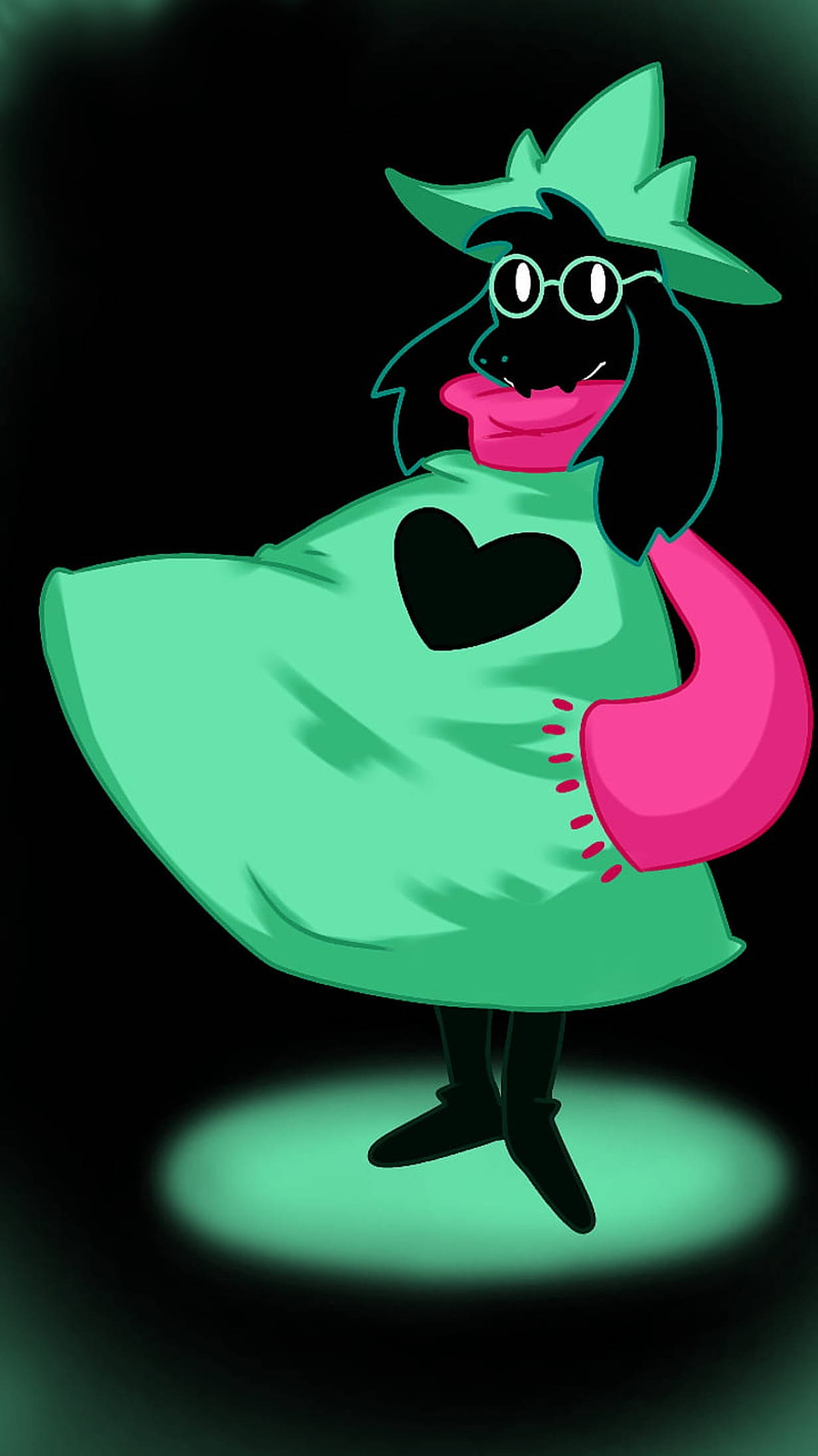 Ralsei 毛絨連衣裙 壁紙 — 一隻風格化的卡通鳥，穿著帶有心形鏤空和粉色手套的綠色連衣裙，站在聚光燈下，背景為深色。