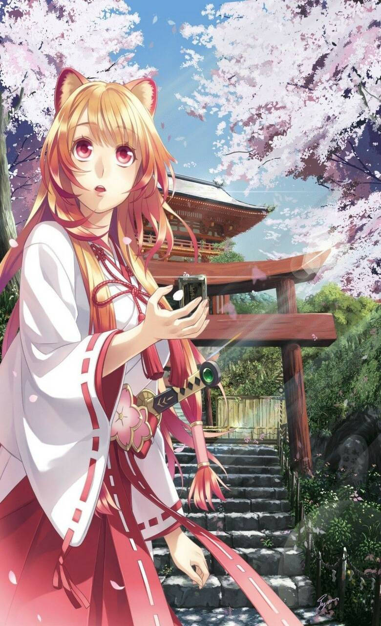 貓耳動漫女孩穿著和服，在櫻花下靠近神社手持相機。