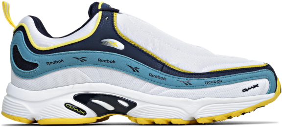 Reebok經典白、藏青與黃色運動鞋 壁紙 — 一雙白色、藍色和黃色的 Reebok DMX 運動鞋，帶有醒目品牌標誌和厚底，置於黑色背景前。