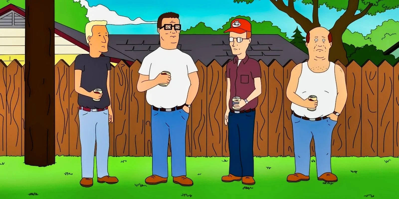 傳奇《King of the Hill》男孩們 壁紙 — 四個卡通男人站在郊區後院，在明亮的藍天下手持飲料。