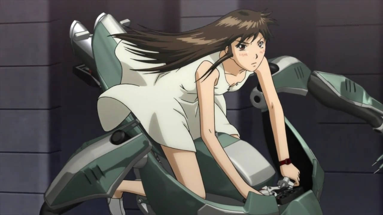 Rideback Rin Ogata 機車 壁紙 — 一個堅定的動漫女孩，留著長長的棕色頭髮，騎著一輛時尚的綠色摩托車穿過昏暗的城市小巷。