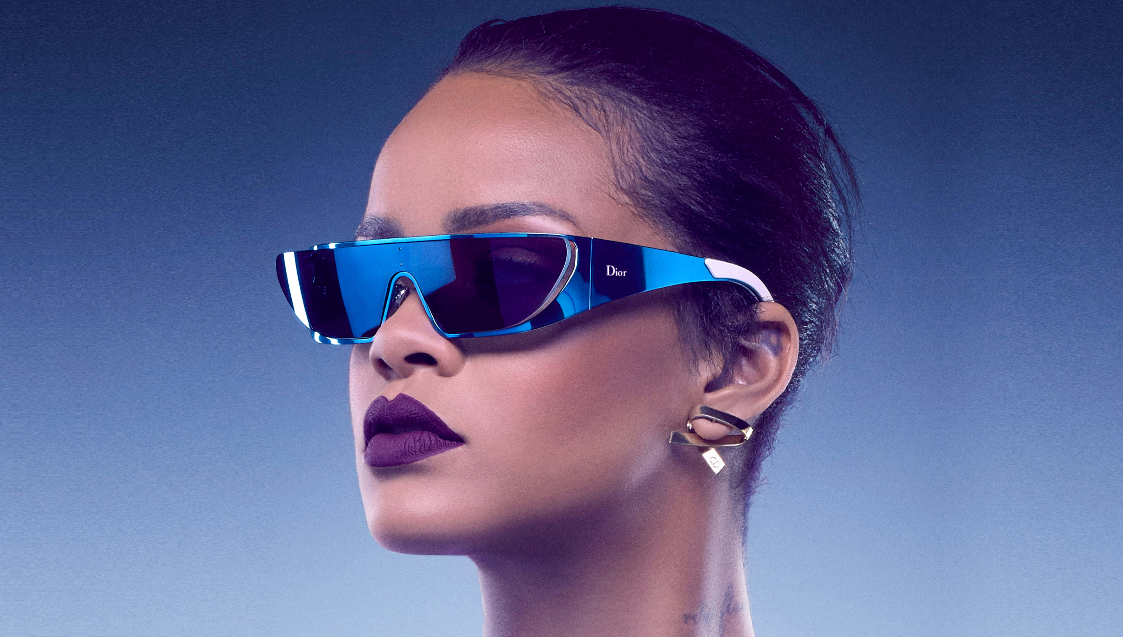 Rihanna展現個人風格與時尚魅力 壁紙