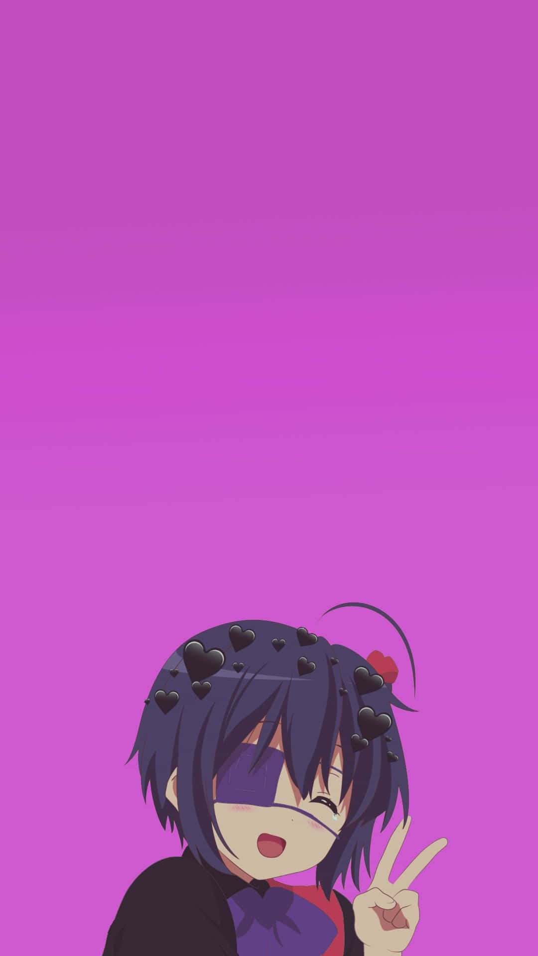 深色頭髮和心形的動漫女孩在紫色背景上微笑並比出和平手勢