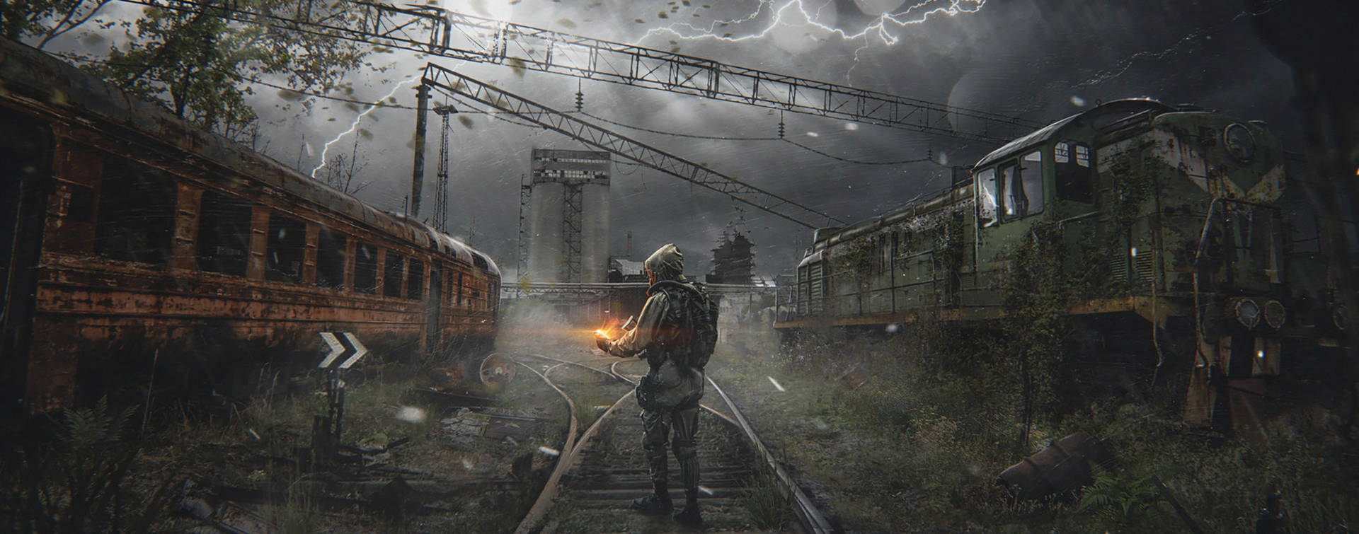士兵在暴風雨的鐵路調車場中，在兩列廢棄火車之間手持火炬。