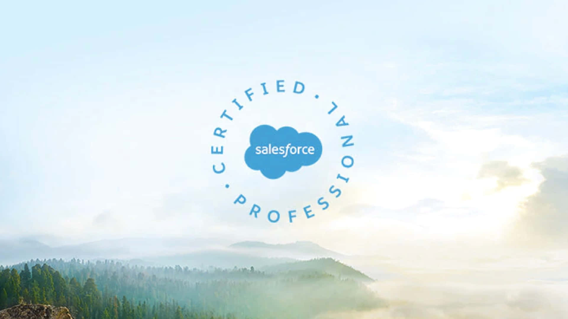 Salesforce Certified Professional 標誌在霧氣瀰漫的山上日出時分 — 山脈 壁紙