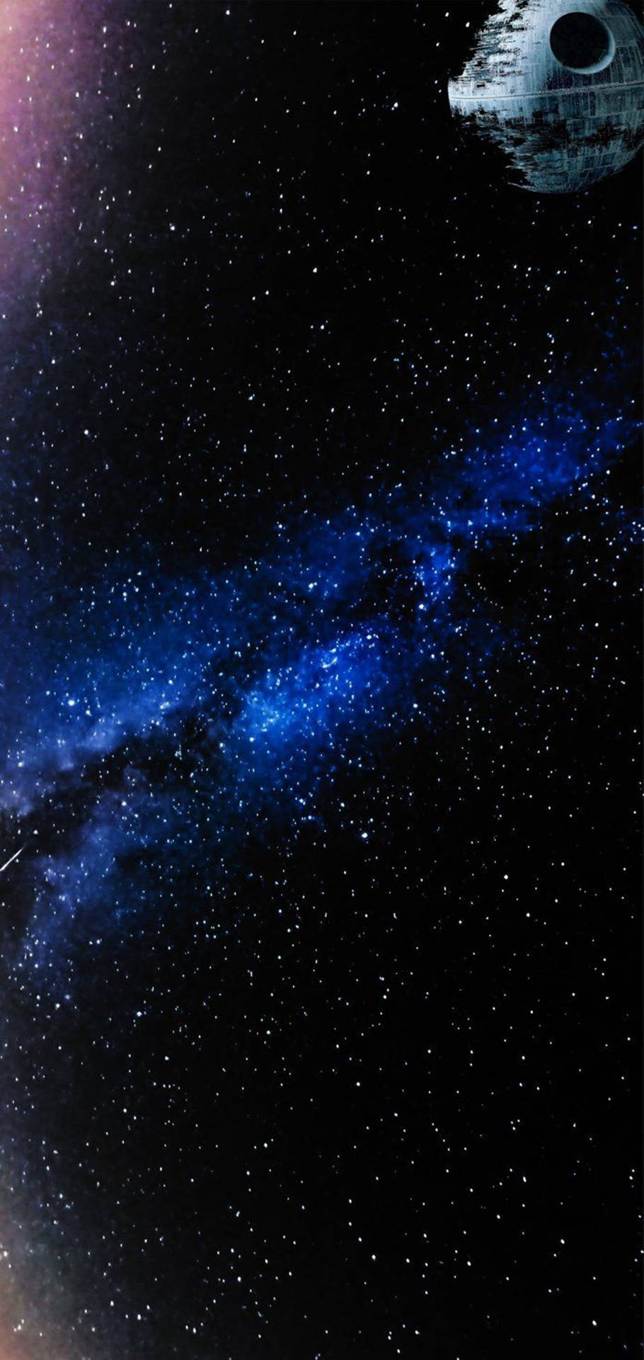 太空中，死星位於一個發光的藍色星雲之上，星雲中佈滿星星。