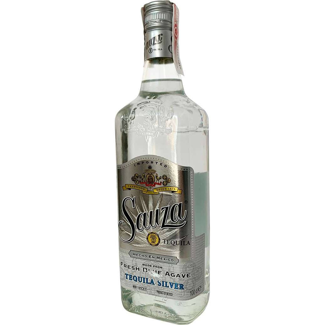 Sauza Tequila Silver 瓶子，帶有銀色和藍色標籤，背景為白色。