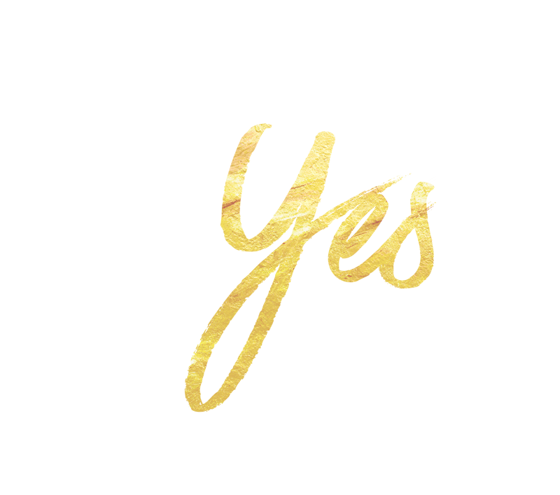 金色「Say Yes」字樣 壁紙 — 一個像素化的金色形狀，帶有紋理金屬光澤，背景為純白色。