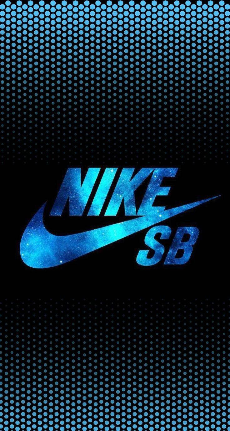 SB耐克iPhone壁紙 壁紙 — Nike SB 標誌在黑色穿孔背景上發出宇宙藍光。