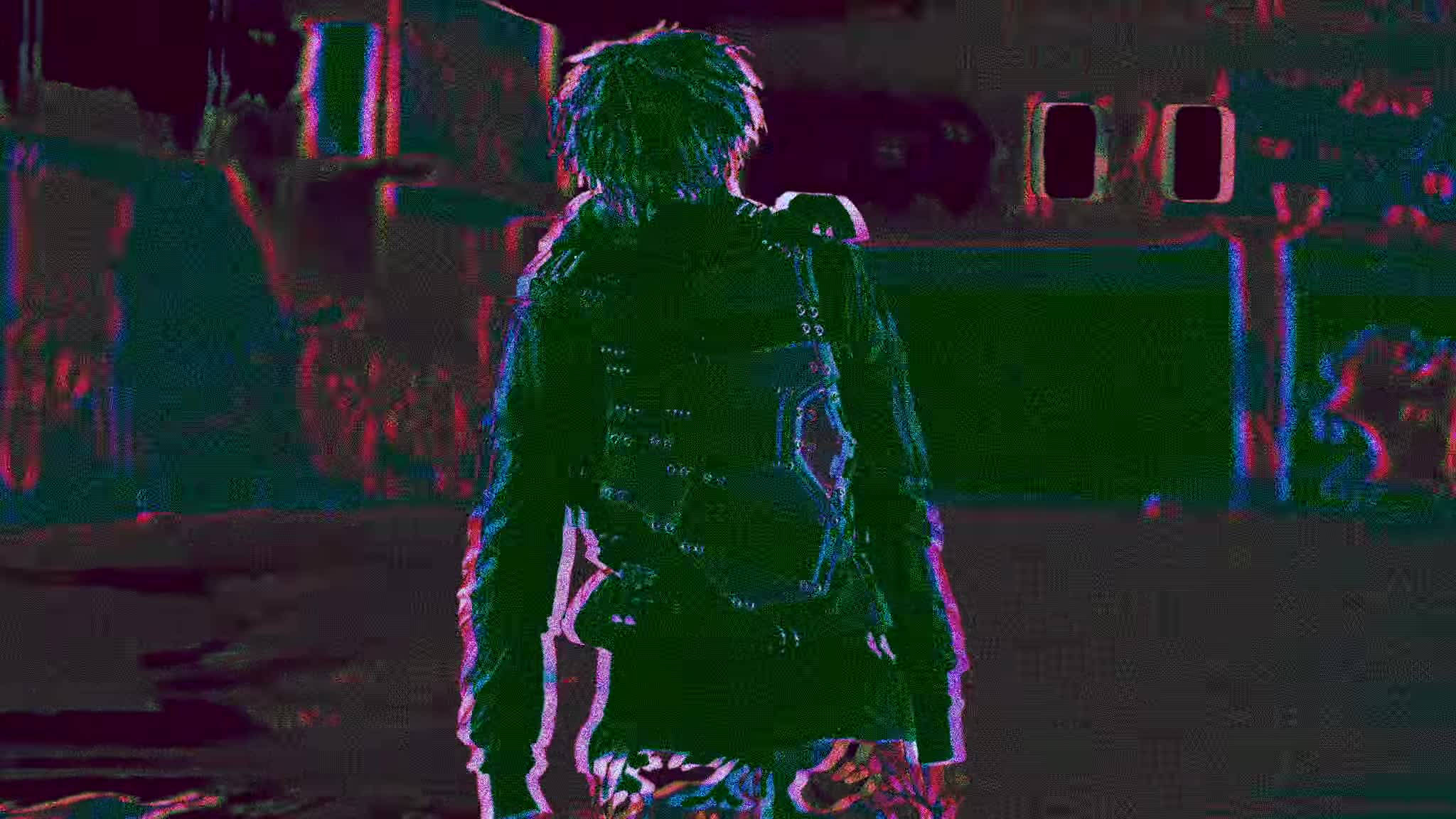 Scarlxrd 負片故障效果 壁紙 — 一個孤獨的身影穿著深色外套，背對著站在一個帶有故障效果、霓虹燈照亮的城市小巷中。