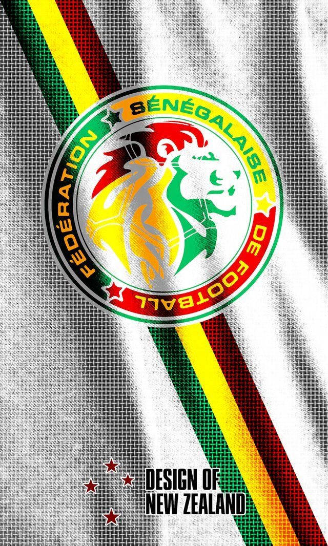 塞內加爾足球協會徽章，帶有獅子和火焰，背景有紋理並帶有國家顏色。