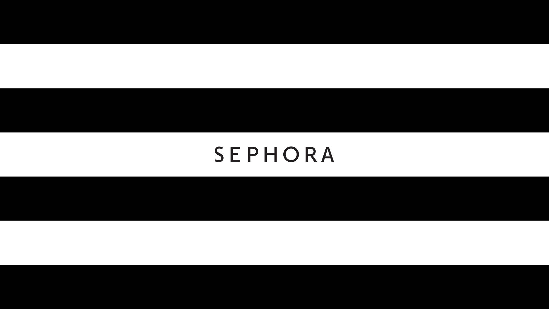 Sephora 條紋品牌風 壁紙 — 大膽的黑白水平條紋框住了「SEPHORA」這個詞，以簡潔的無襯線字體居中在極簡背景上。