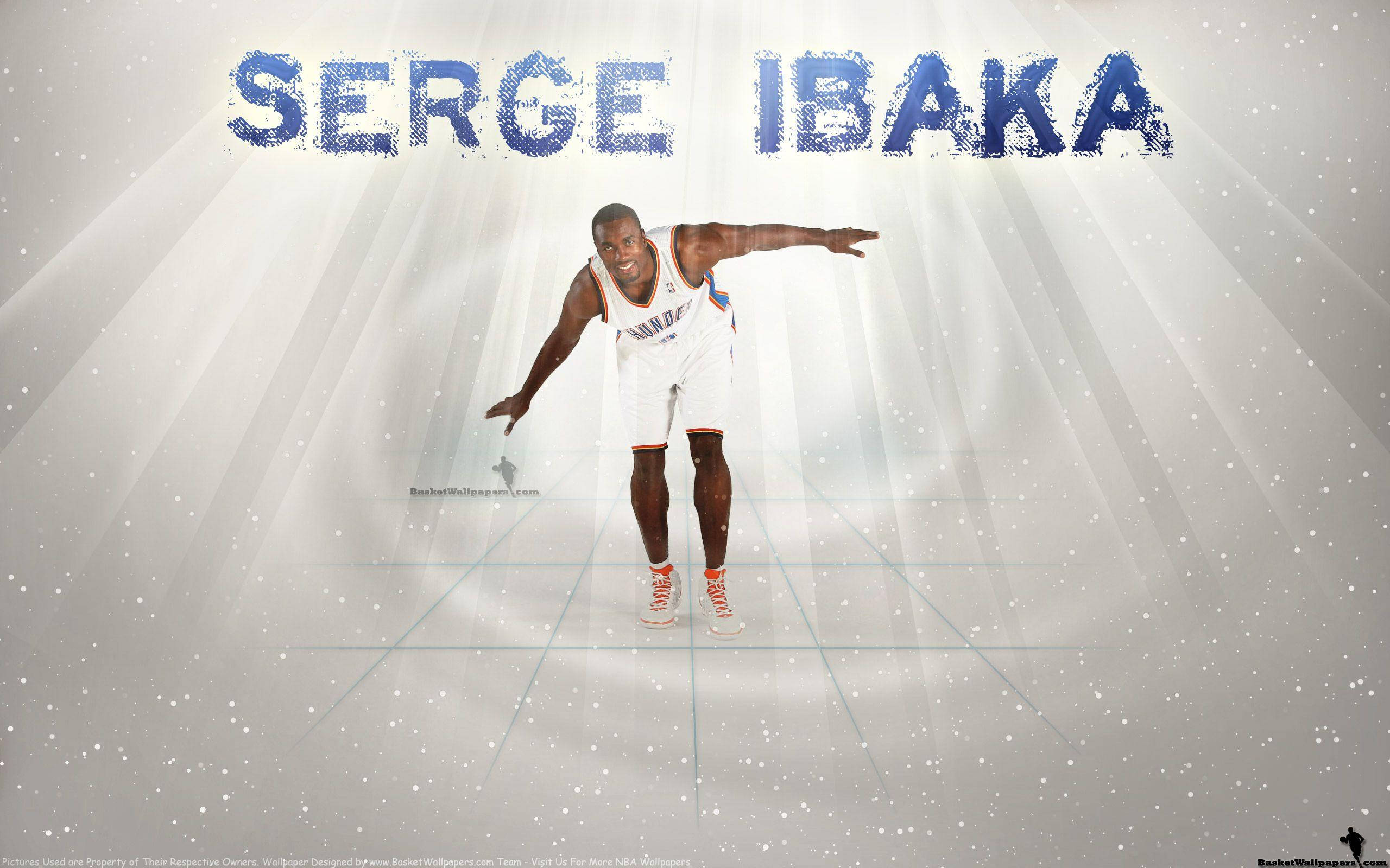 Serge Ibaka 搞笑照片 壁紙 — Serge Ibaka 身穿白色籃球服，在發光的網格背景和耀眼的光束中擺出動態姿勢。