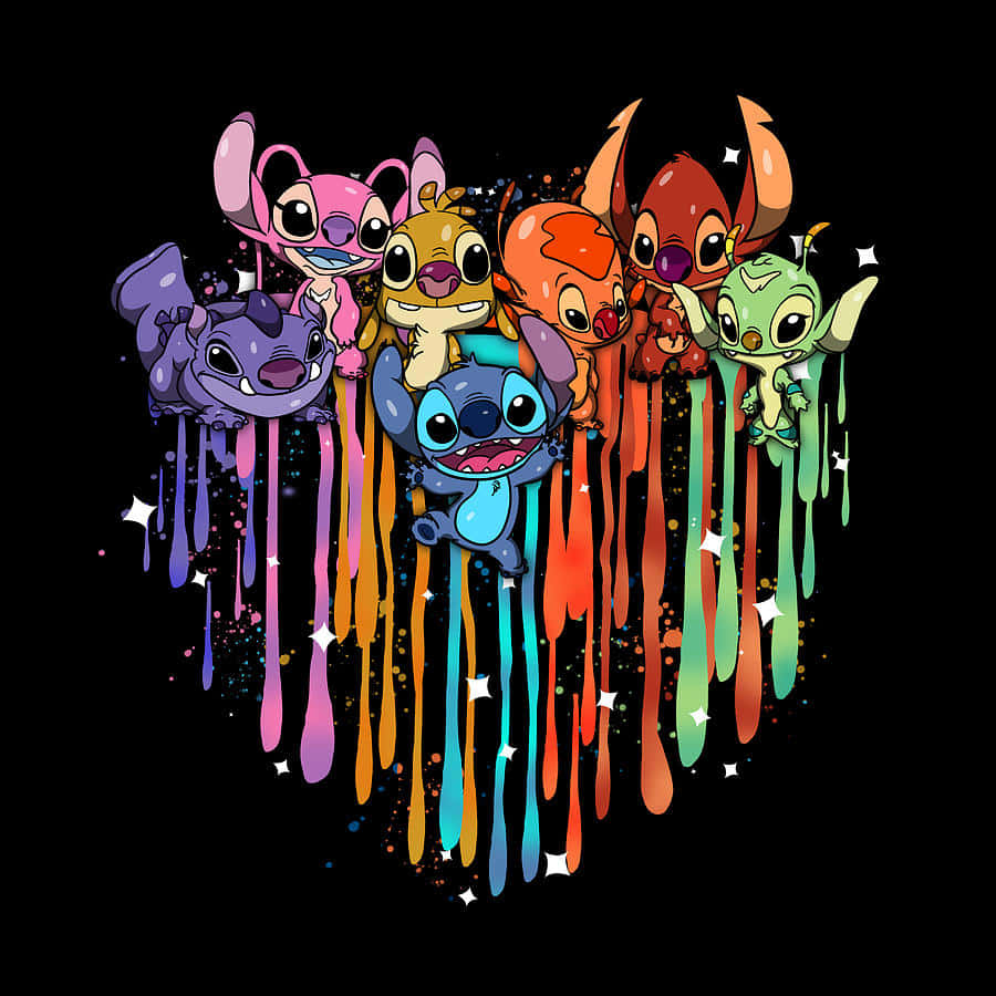 Stitch Love 桌布 壁紙 — 七個色彩繽紛的史迪仔角色在黑色星空背景上滴落彩虹顏料。
