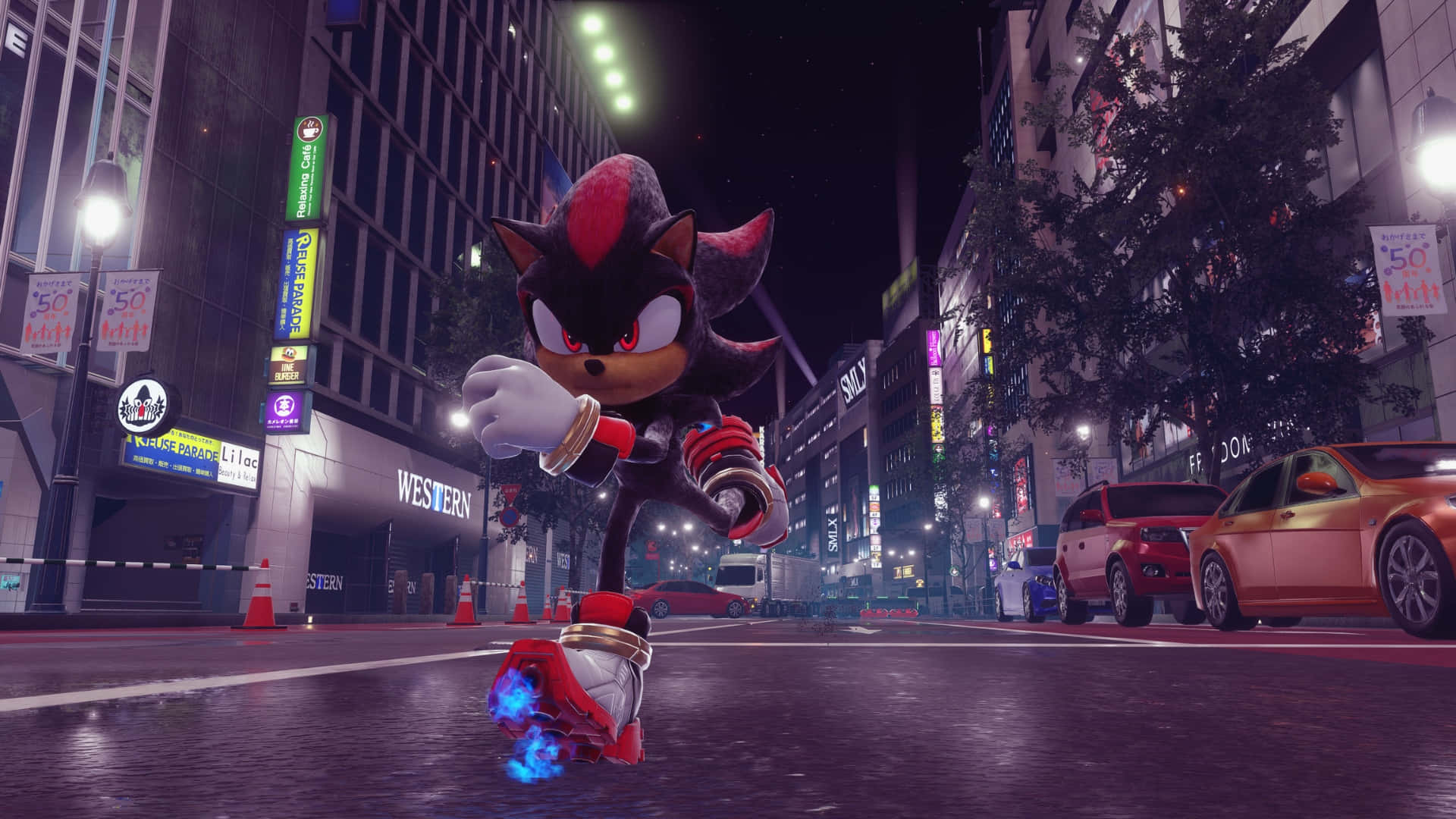  壁紙 — Shadow the Hedgehog 在夜晚穿過霓虹燈閃爍的東京街道，腳穿發光藍色鞋子，眼睛發光。