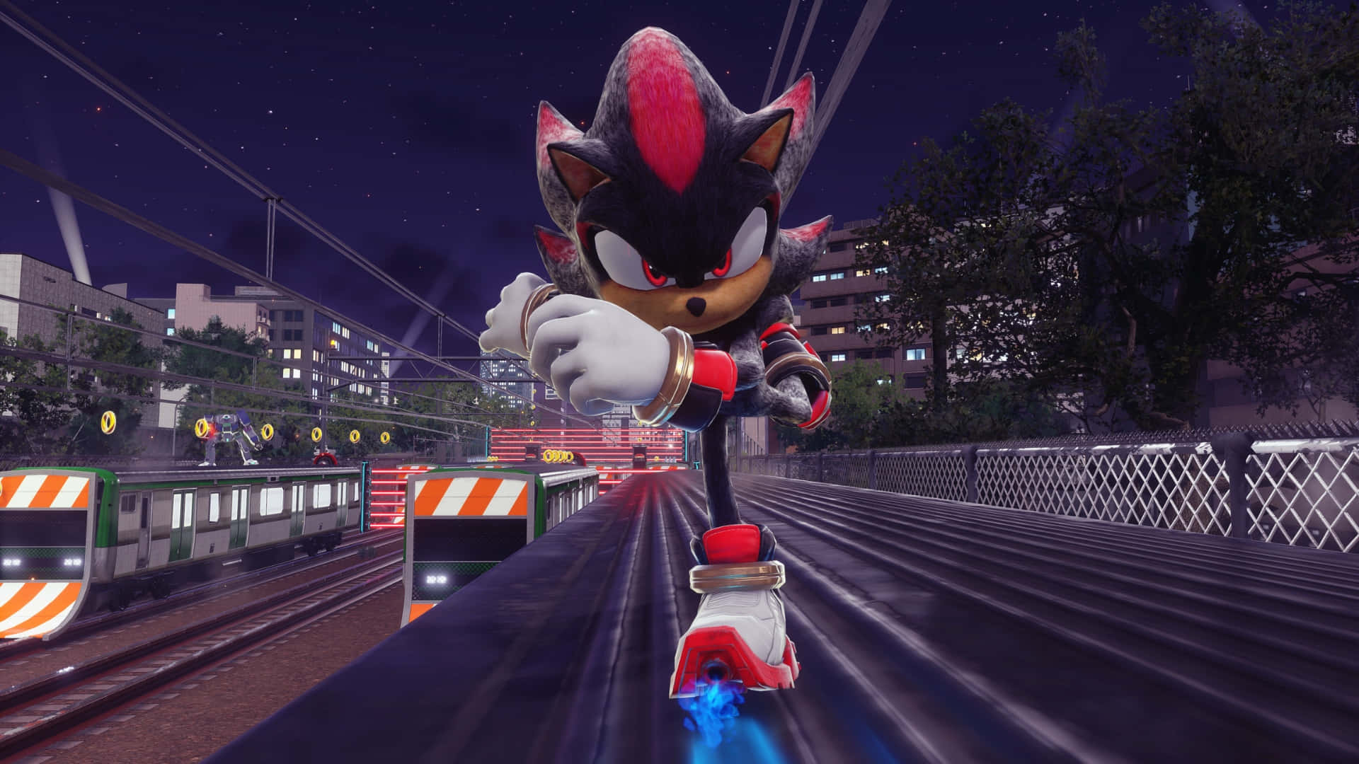 壁紙 — Shadow the Hedgehog 在夜間於火車軌道上奔馳，穿著發光的藍色鞋子，附近有高速行駛的火車。