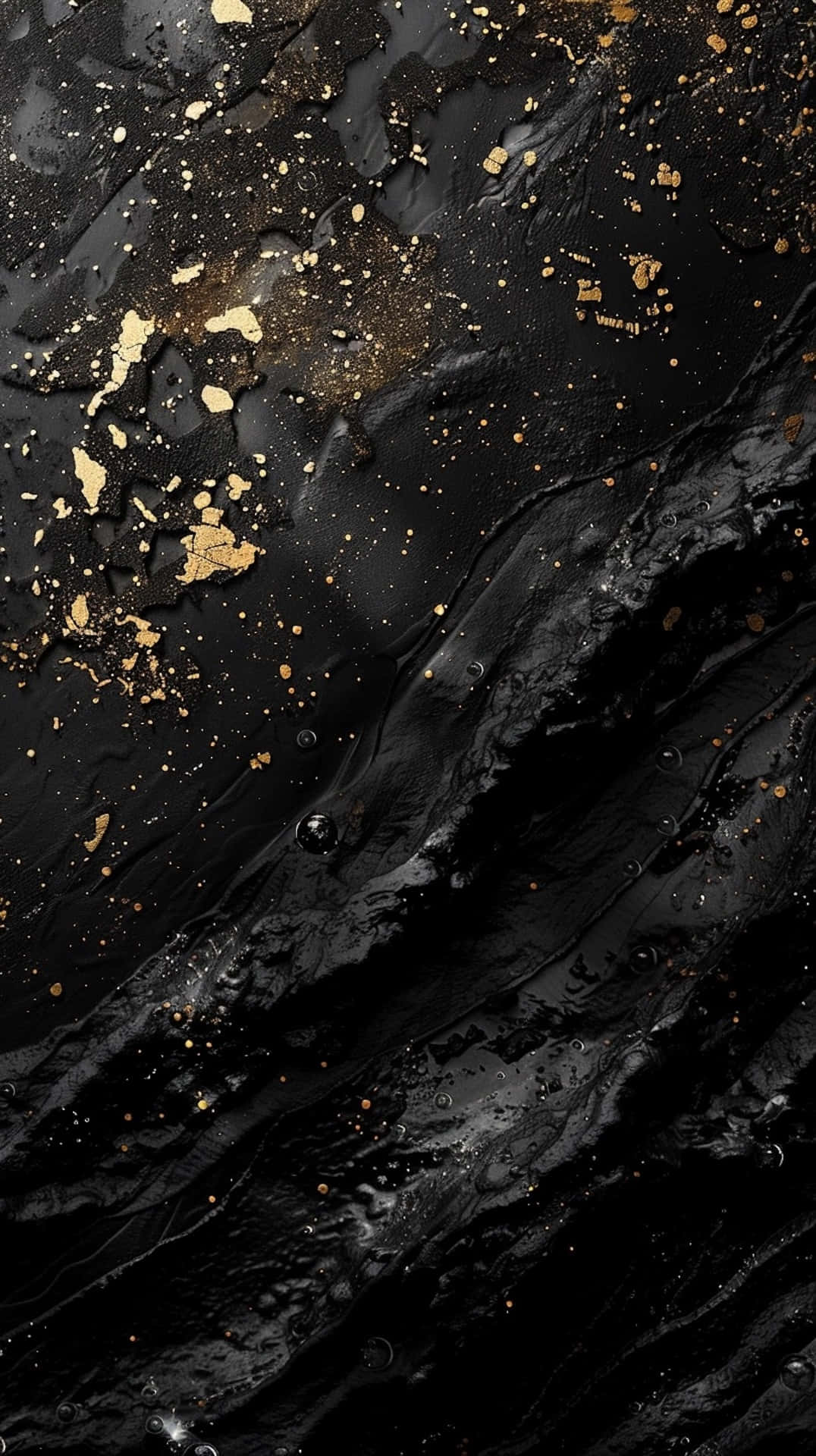 Black iPhone Xr 桌布 壁紙 — 奢華的抽象圖案，流動的黑色大理石上散落著金色斑點和閃爍亮點。