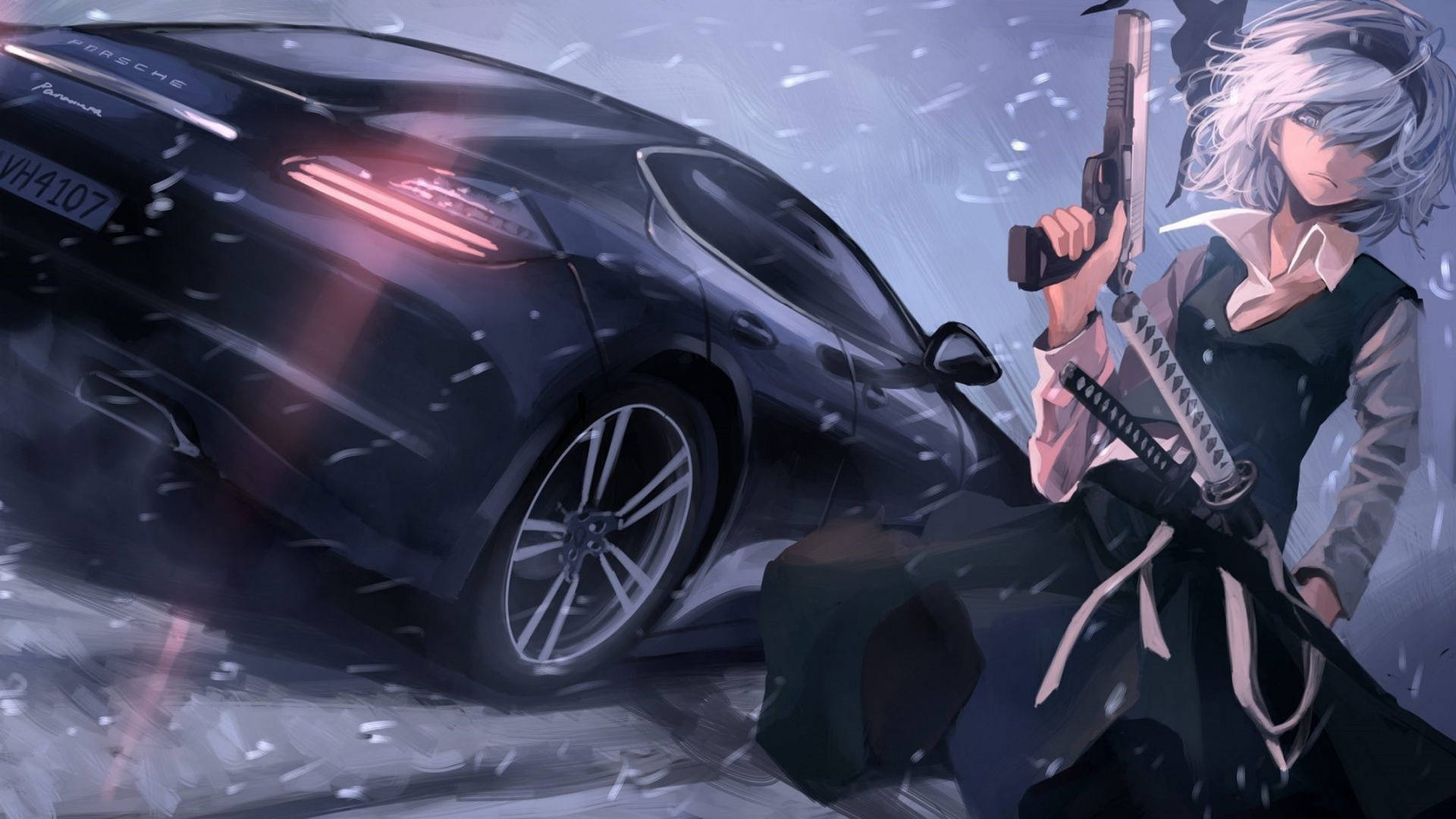 動畫版保時捷Panamera跑車 壁紙 — 一位銀髮動漫少女手持雙武器，站在一輛時尚的黑色保時捷Panamera旁，身處雪景城市場景中。